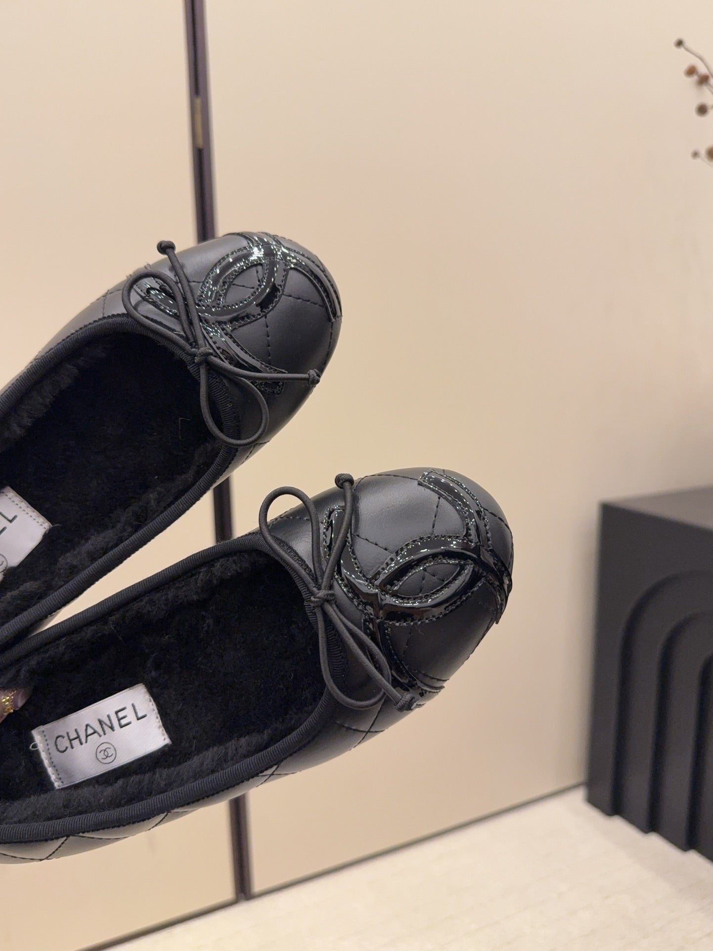 CC 26 Shearling Ballet Flat Black Cowhide Wool 588922