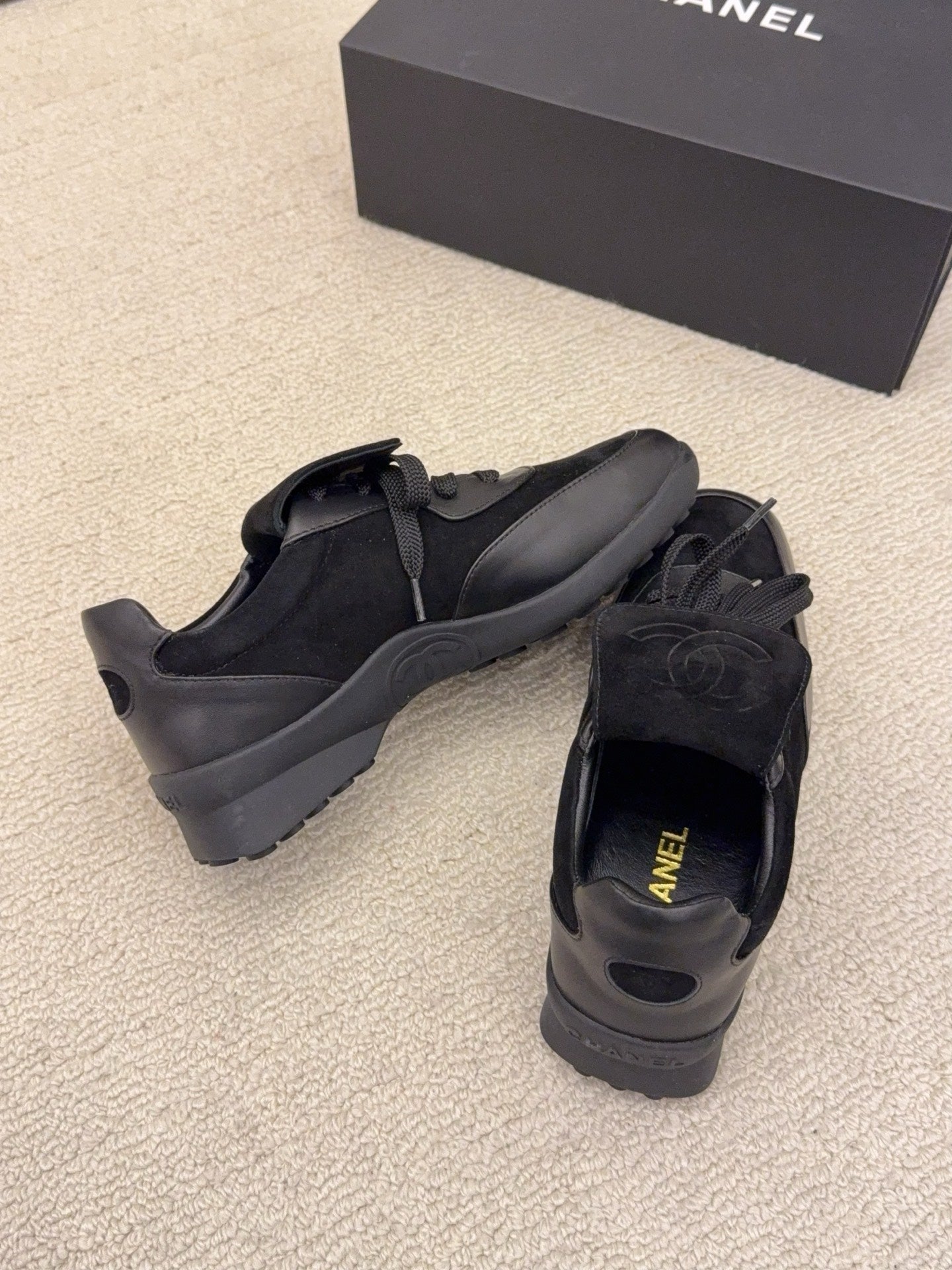 CC 26 Sneaker Black Suede 589088