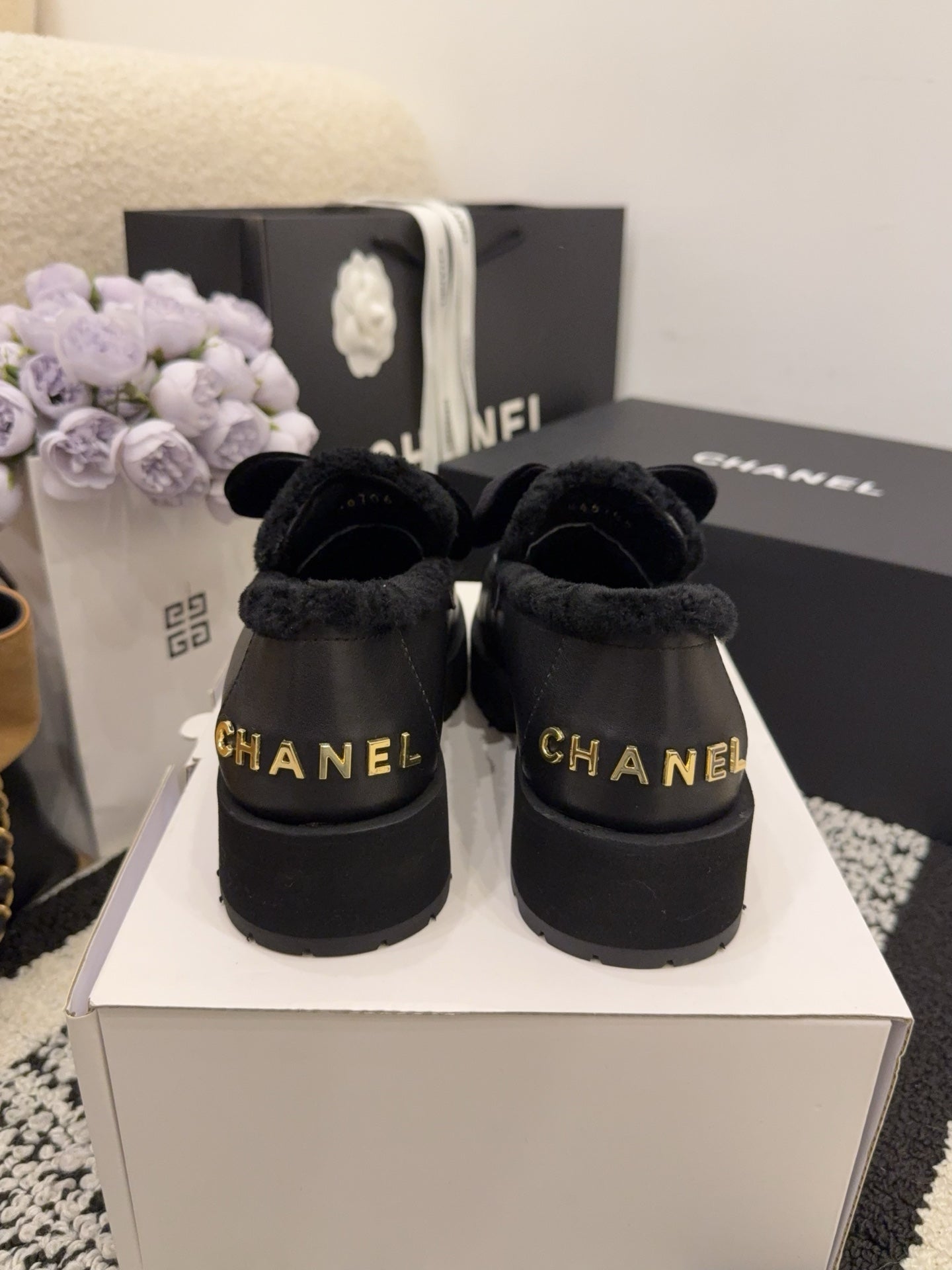 CC 26 Fur-lined Loafer With Bow Black Wool Leather 588823