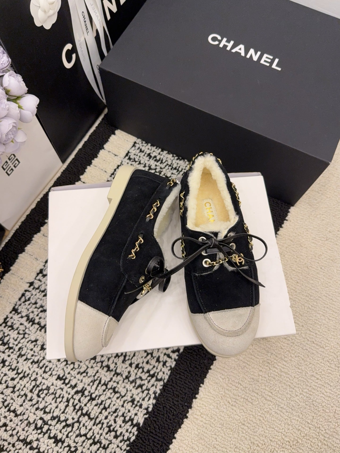 CC 26 Shearling Loafer Black White Suede Wool 588713