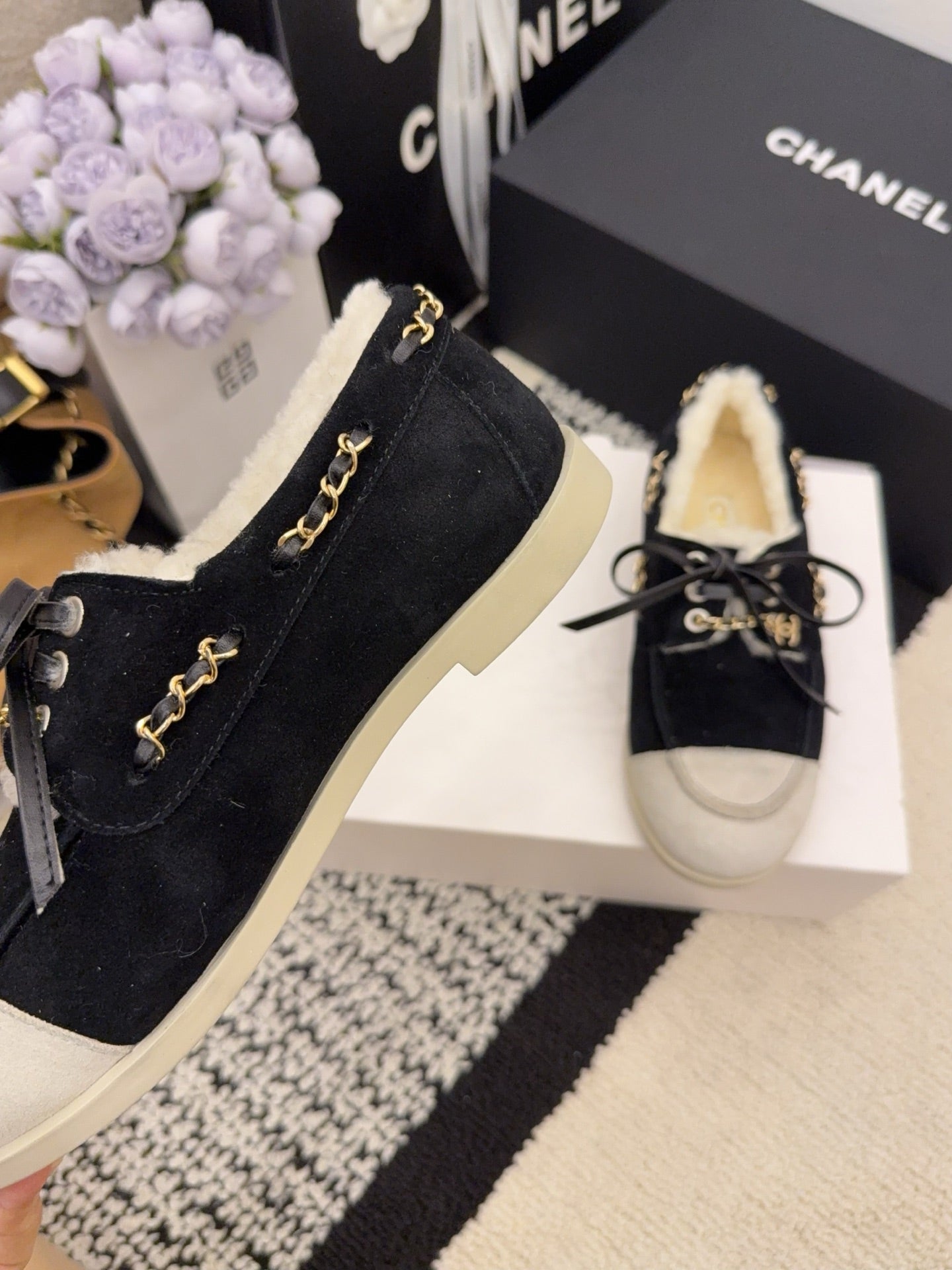 CC 26 Shearling Loafer Black White Suede Wool 588713