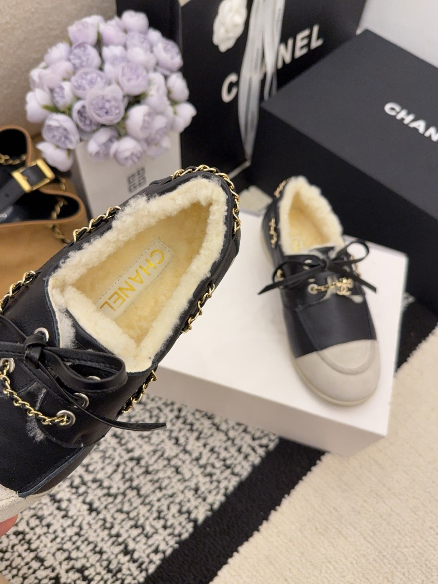 CC 26 Shearling Loafer Black White Leather Wool 588714