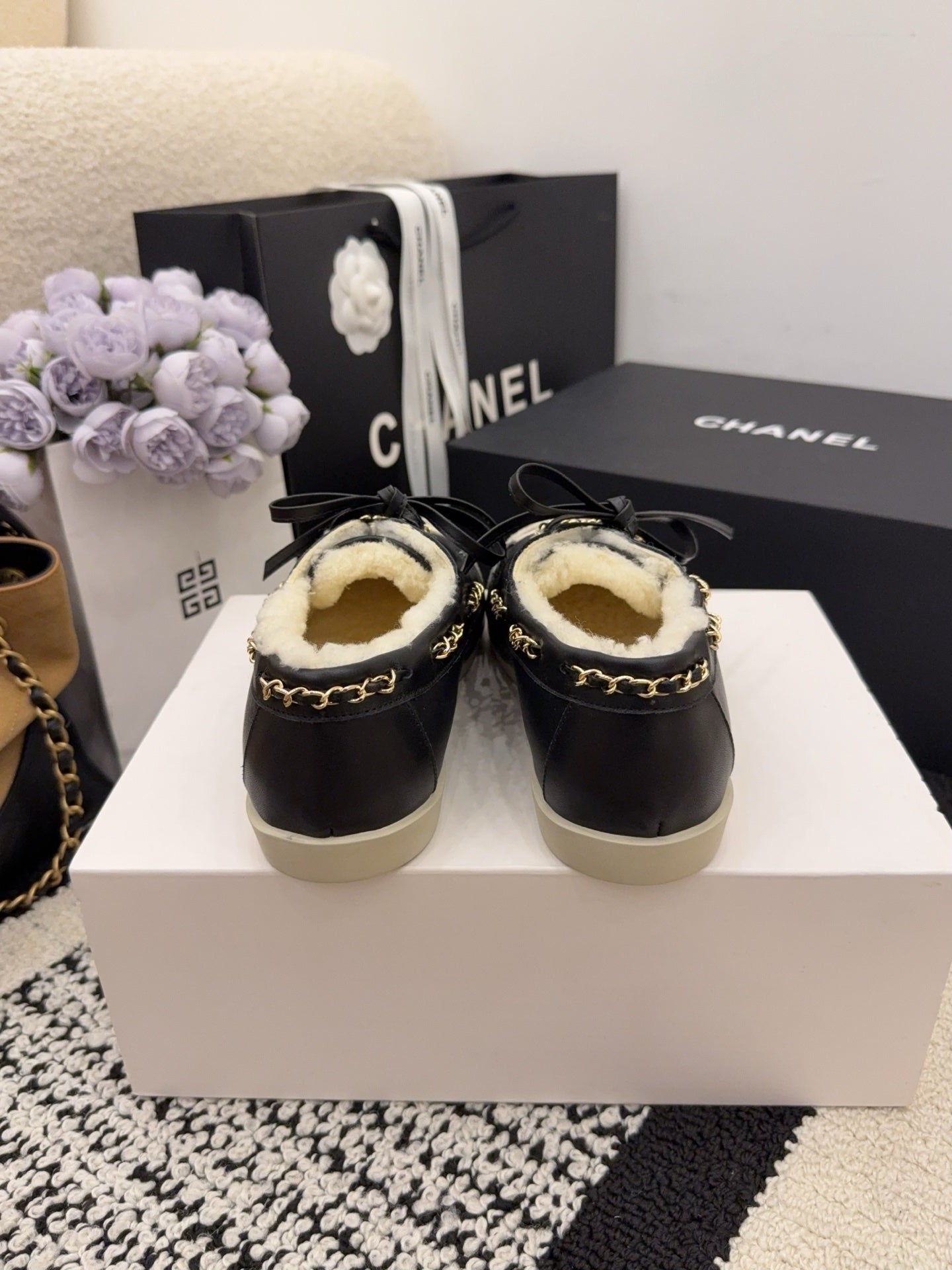 CC 26 Shearling Loafer Black White Leather Wool 588714