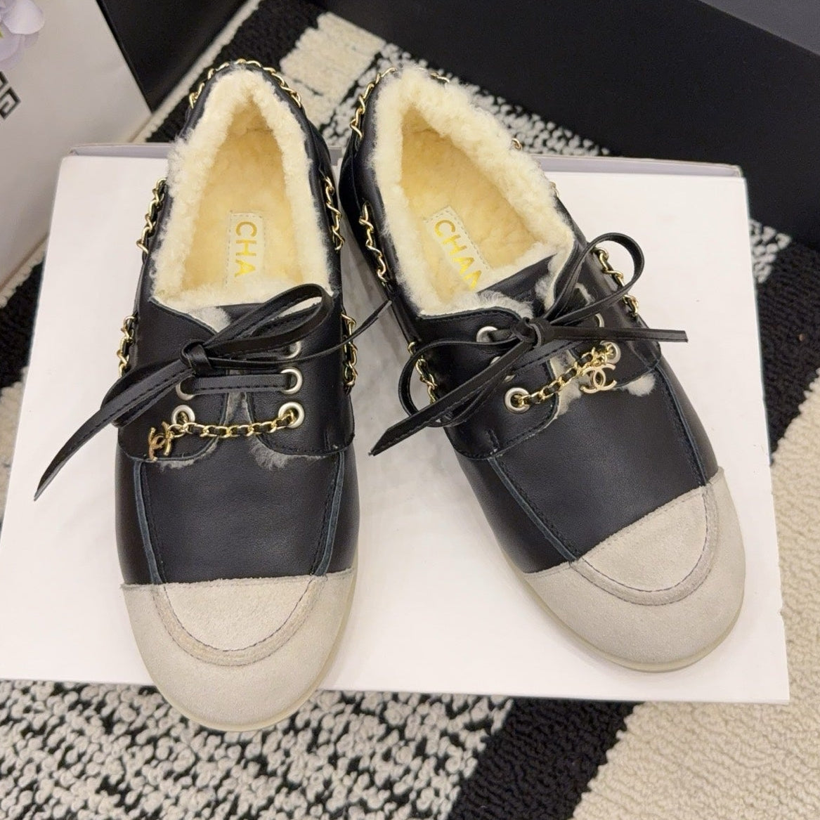 CC 26 Shearling Loafer Black White Leather Wool 588714