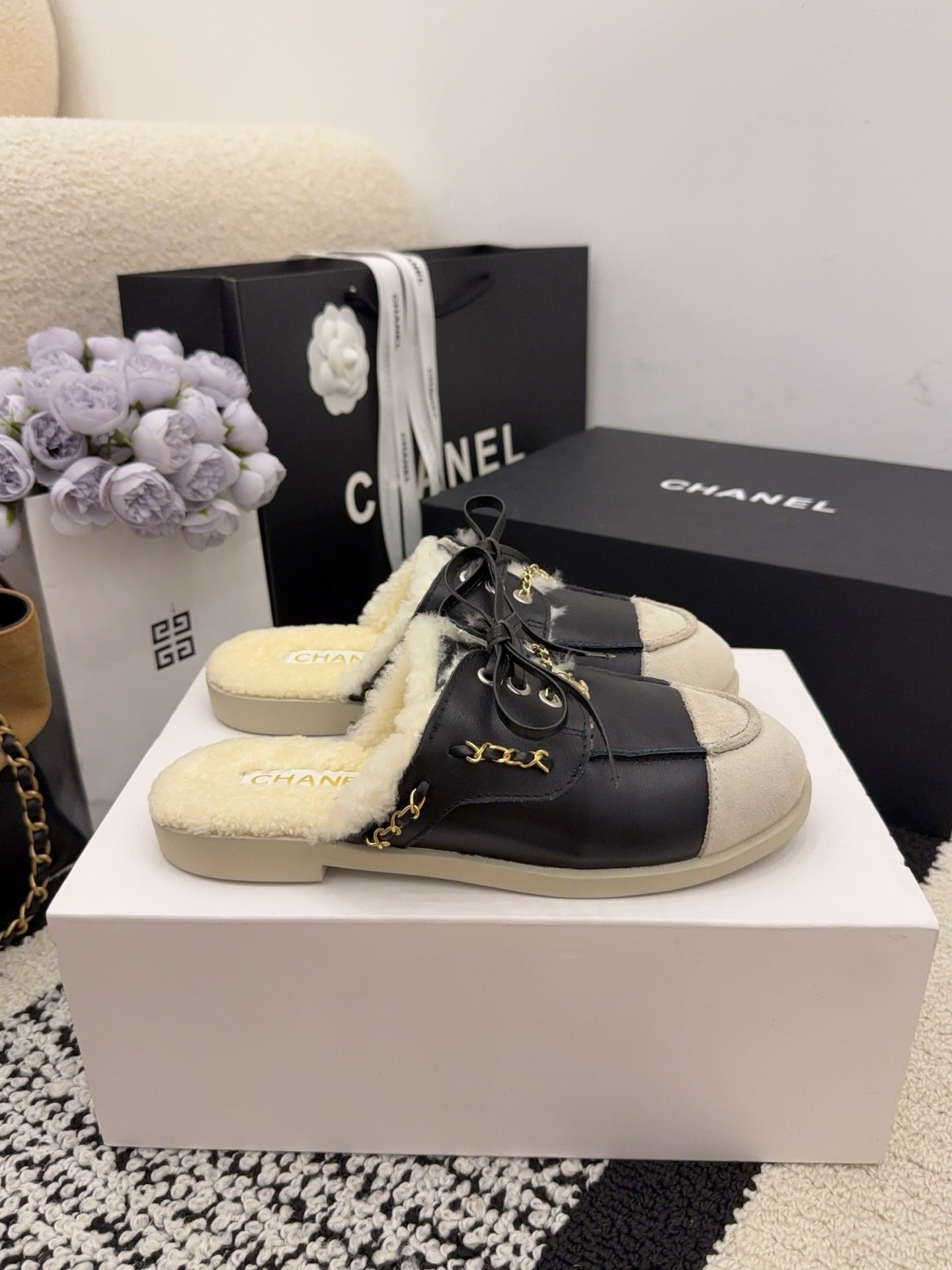 CC 26 Shearling Slip-on Loafer Black White Leather Wool 588719