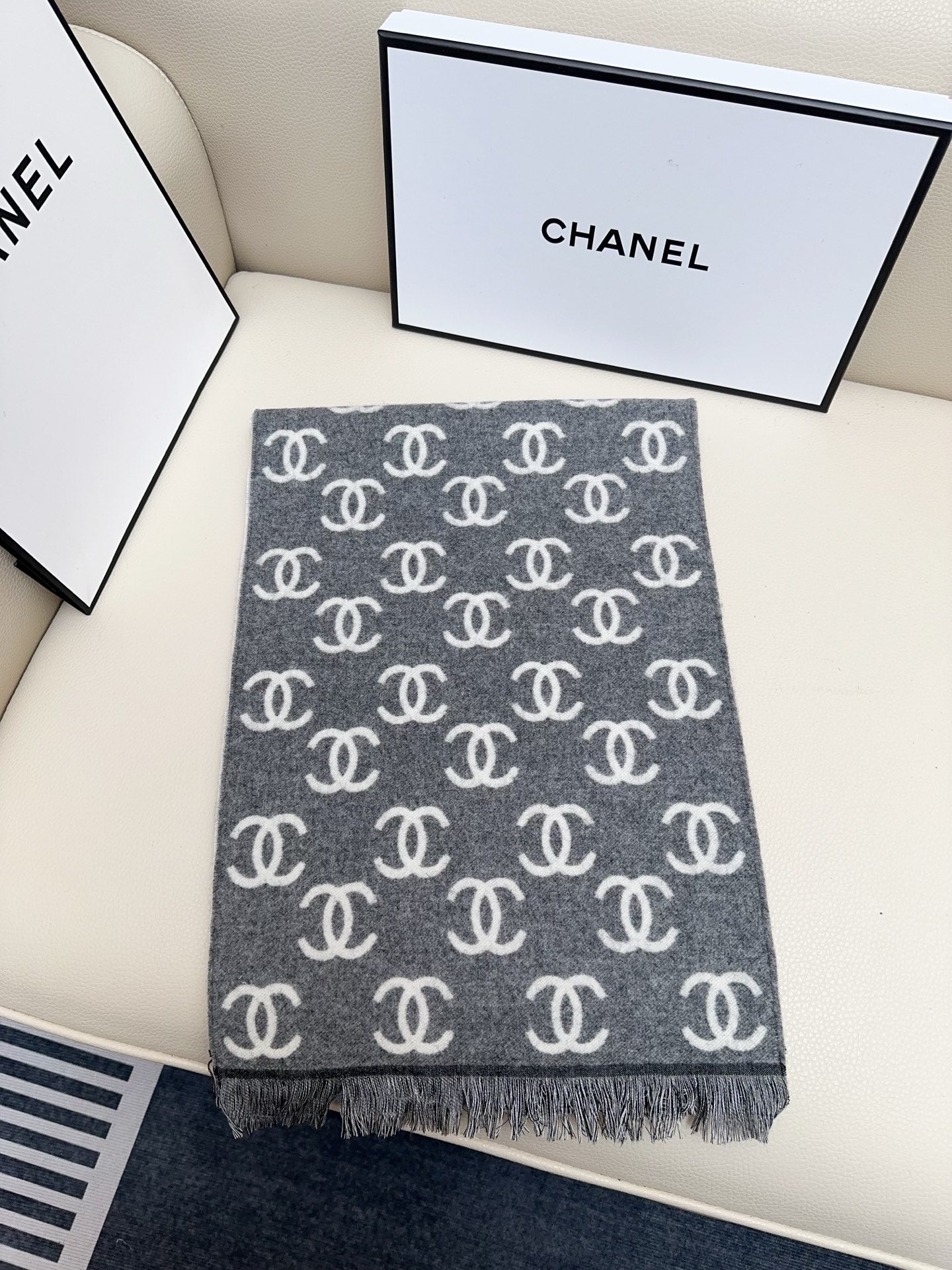 CC 25 Classic Scarf 180cm Gray Wool 293306