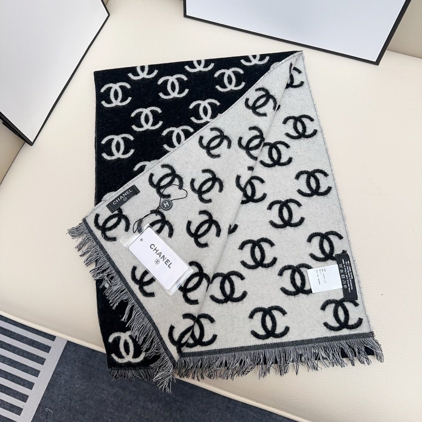 CC 25 Classic Scarf 180cm Black Wool 293305