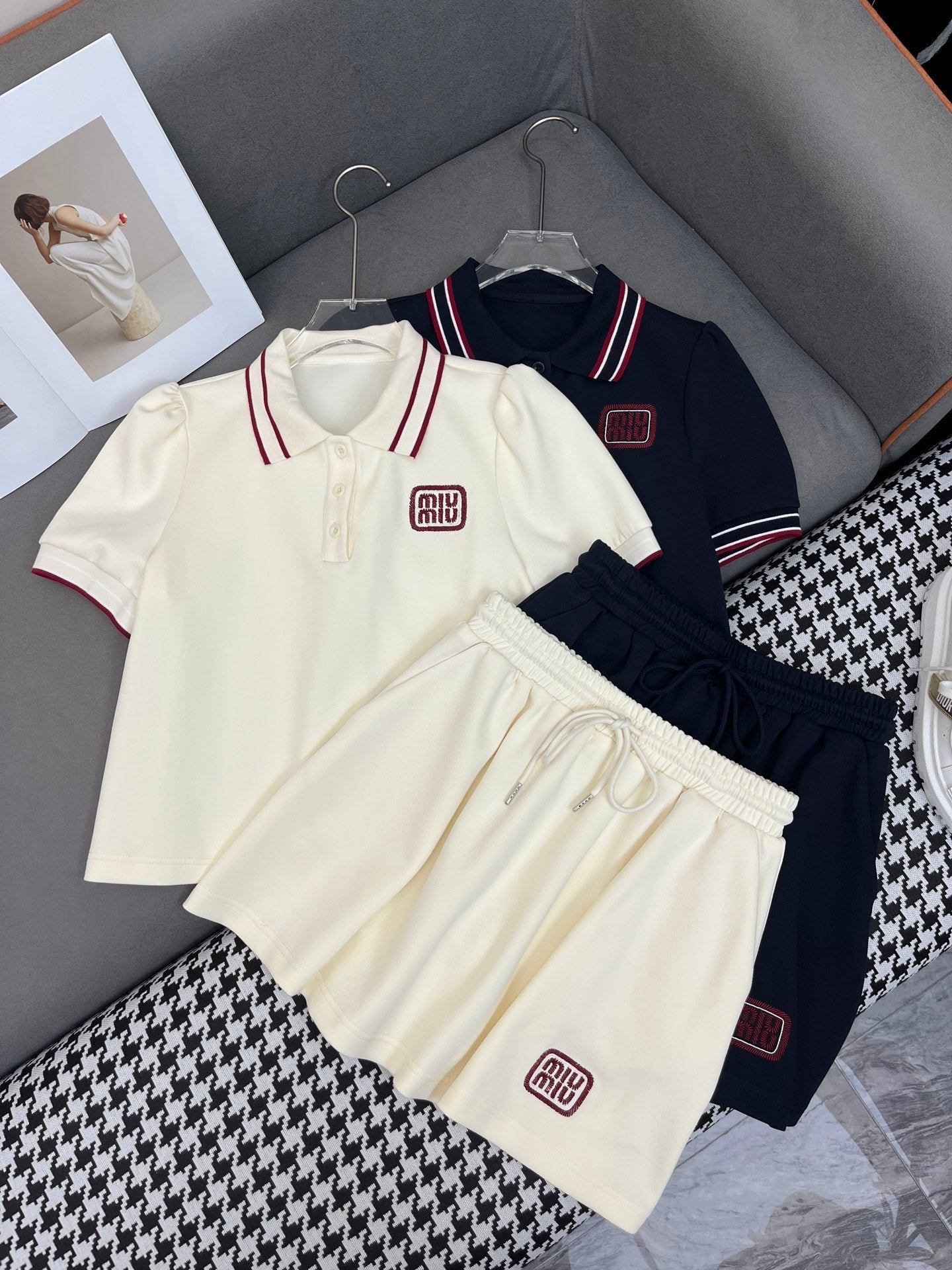 Miu 25C Polo Shirt Mix Short Skirt 228562