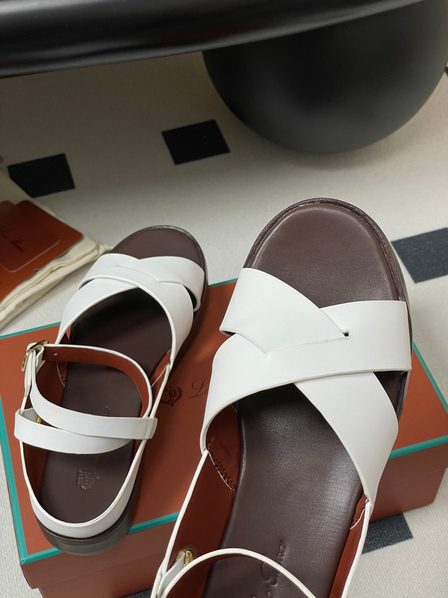 LP  Sandal White Brown Cowhide 312171