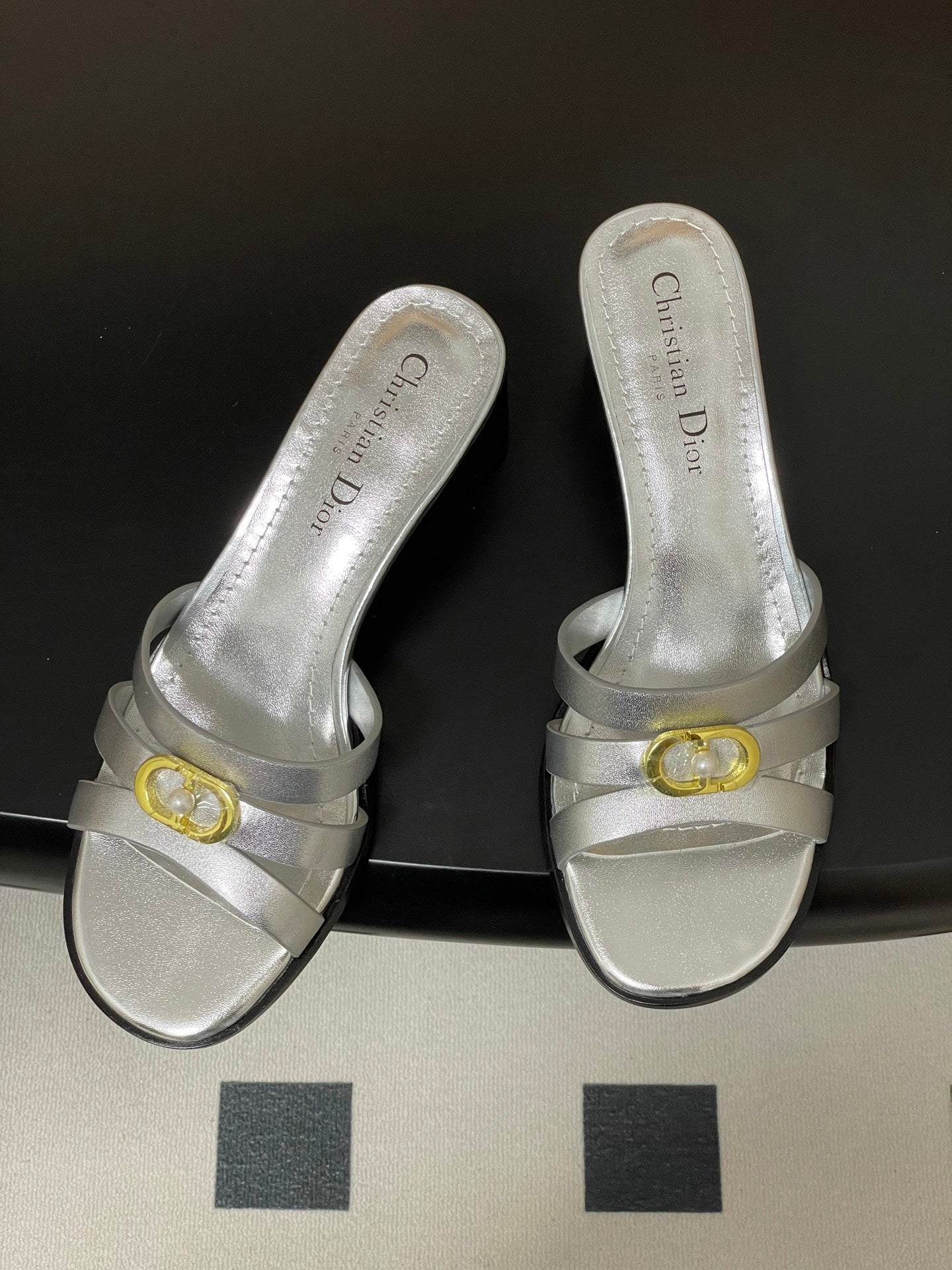 CD 26 Chunky Heel Sandals 50 Metallic Silver Leather 593520