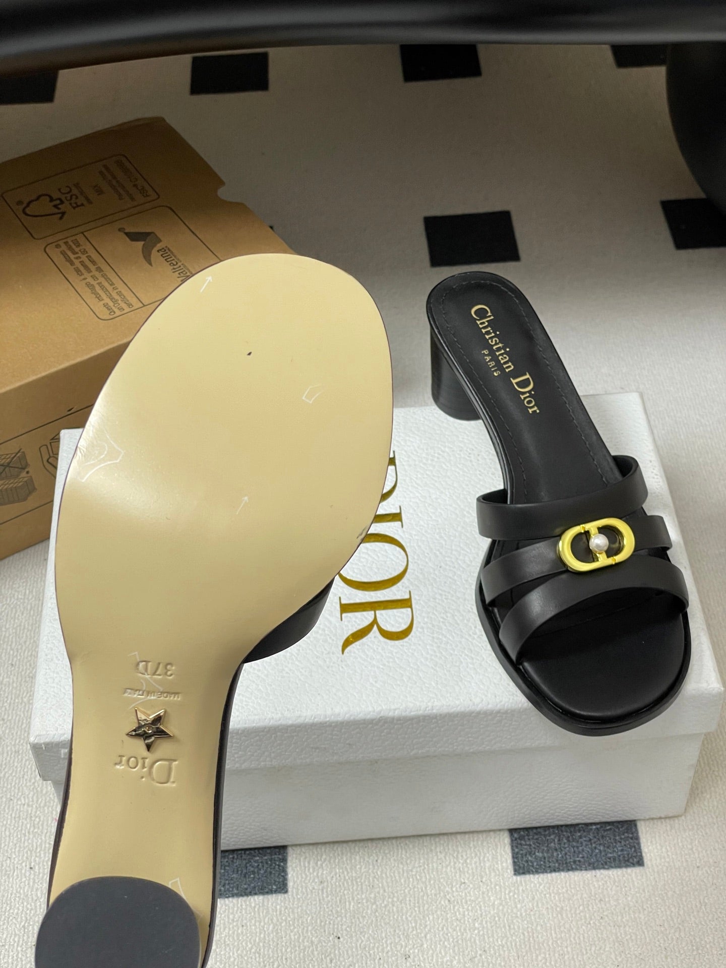 CD 26 Chunky Heel Sandals 50 Black Leather 593526