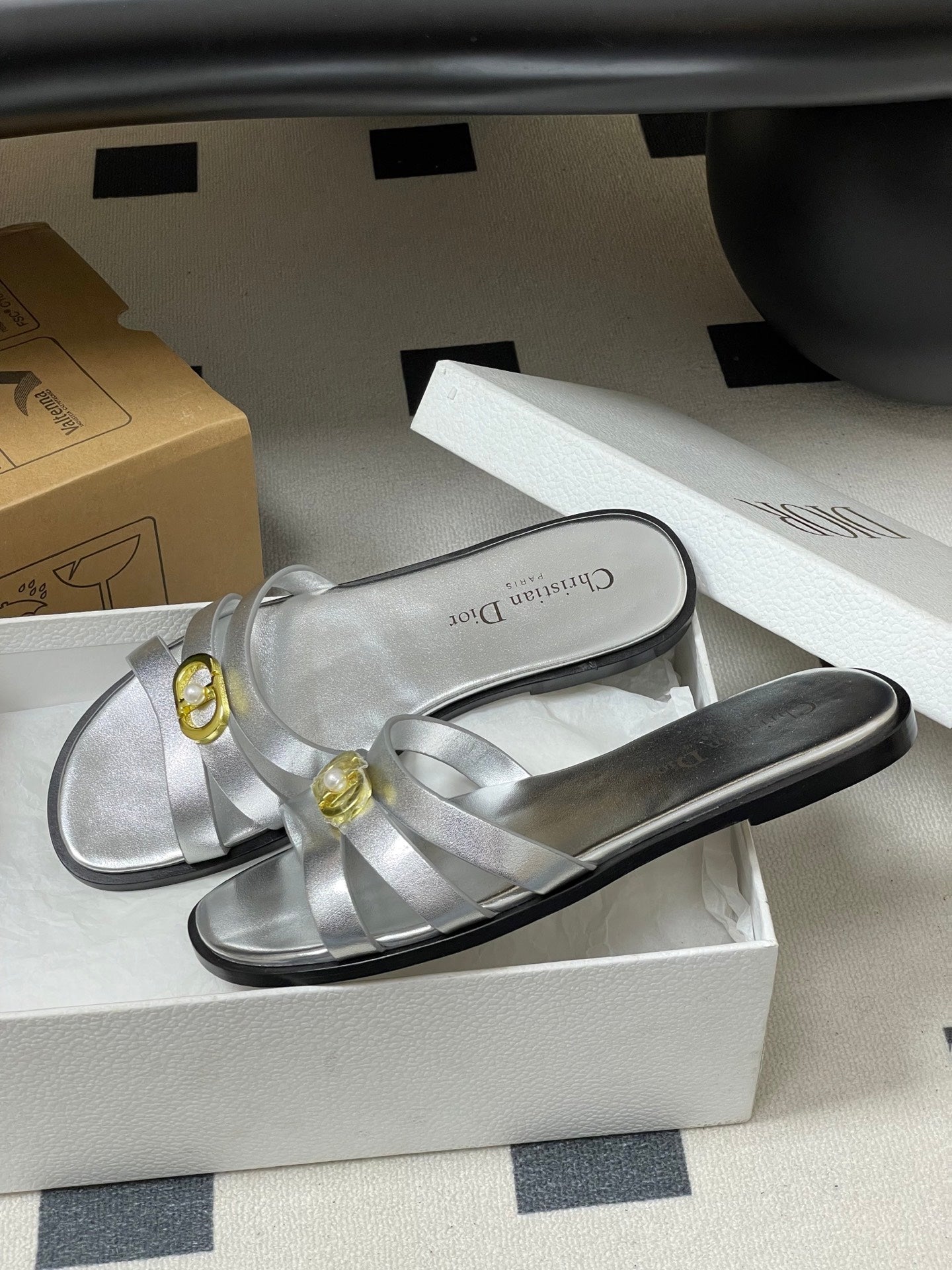 CC 26 Chunky Heel Sandals Metallic Silver Leather 593527