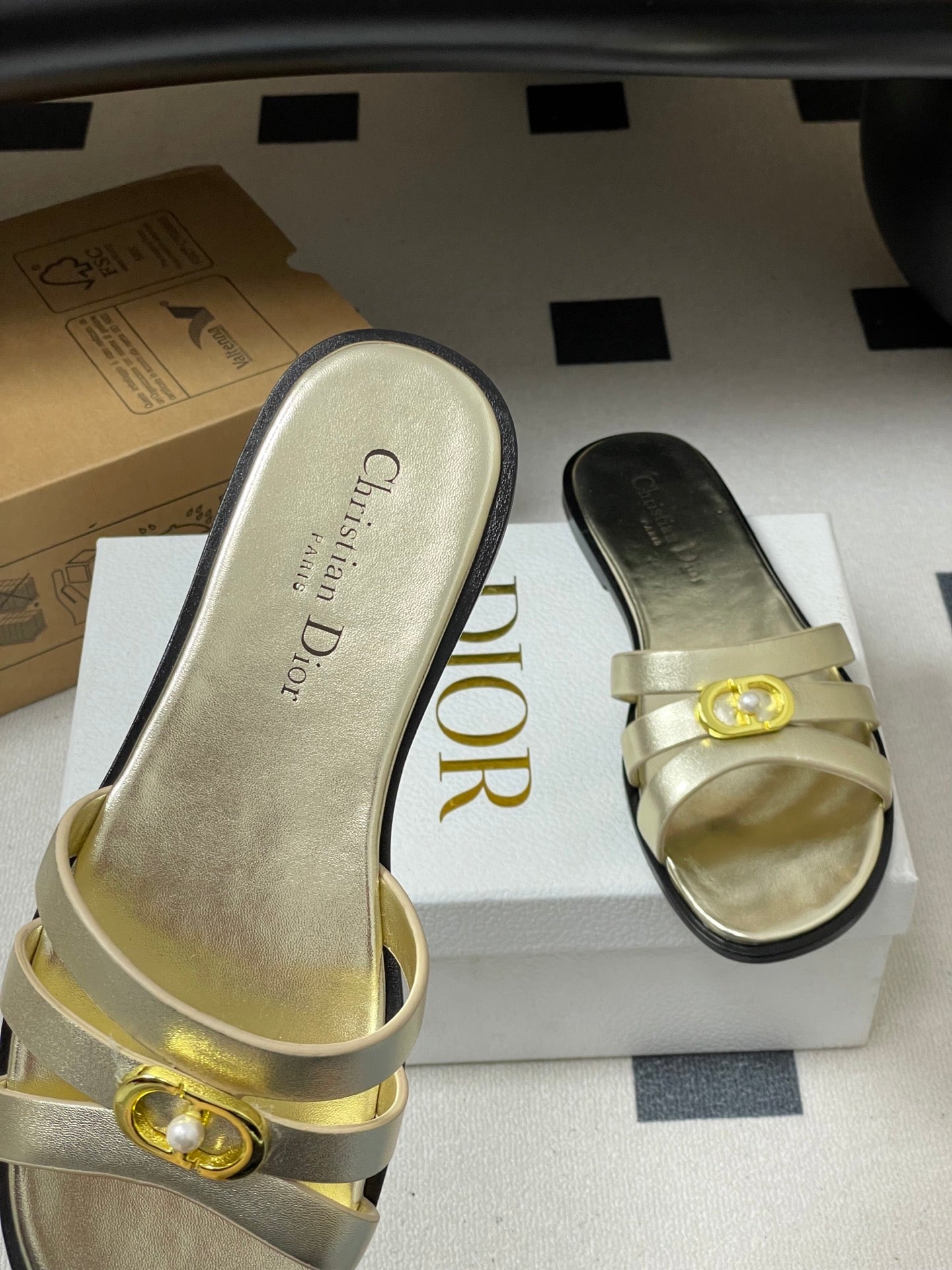 CD 26 Chunky Heel Sandals Metallic Gold Leather 593528