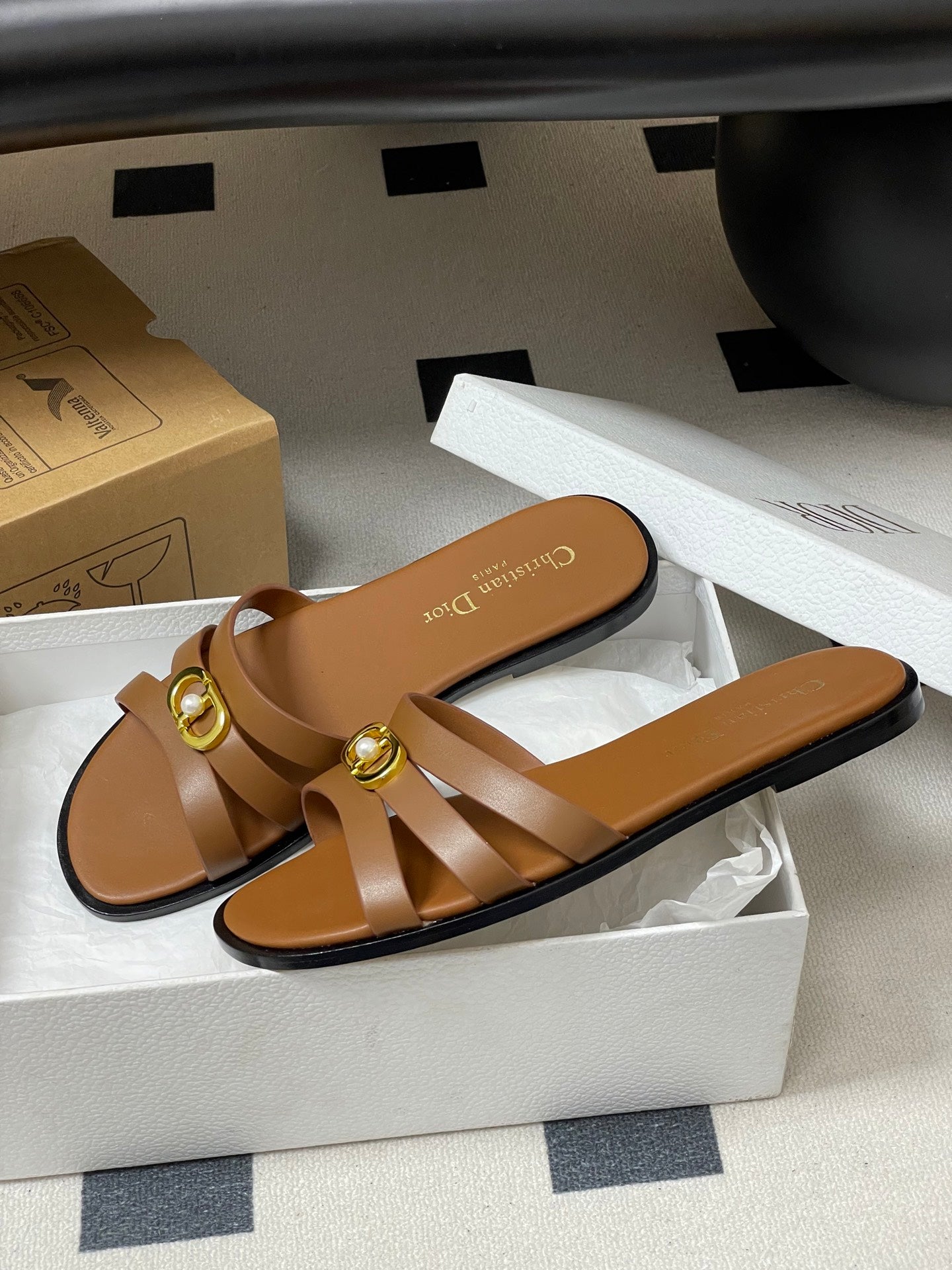 CD 26 Chunky Heel Sandals Tan Leather 593530