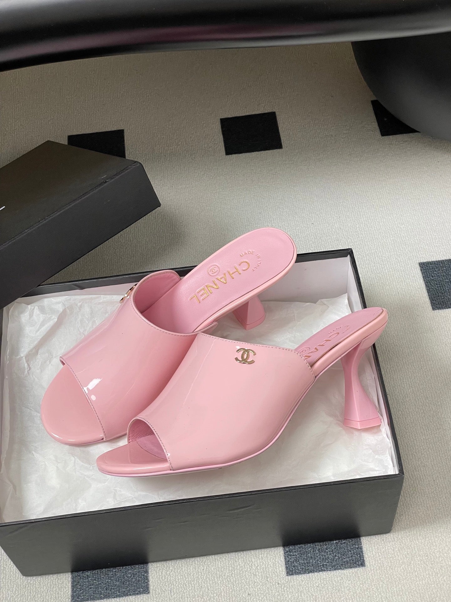 CC 26 Sandal Pink Patent Leather 593320