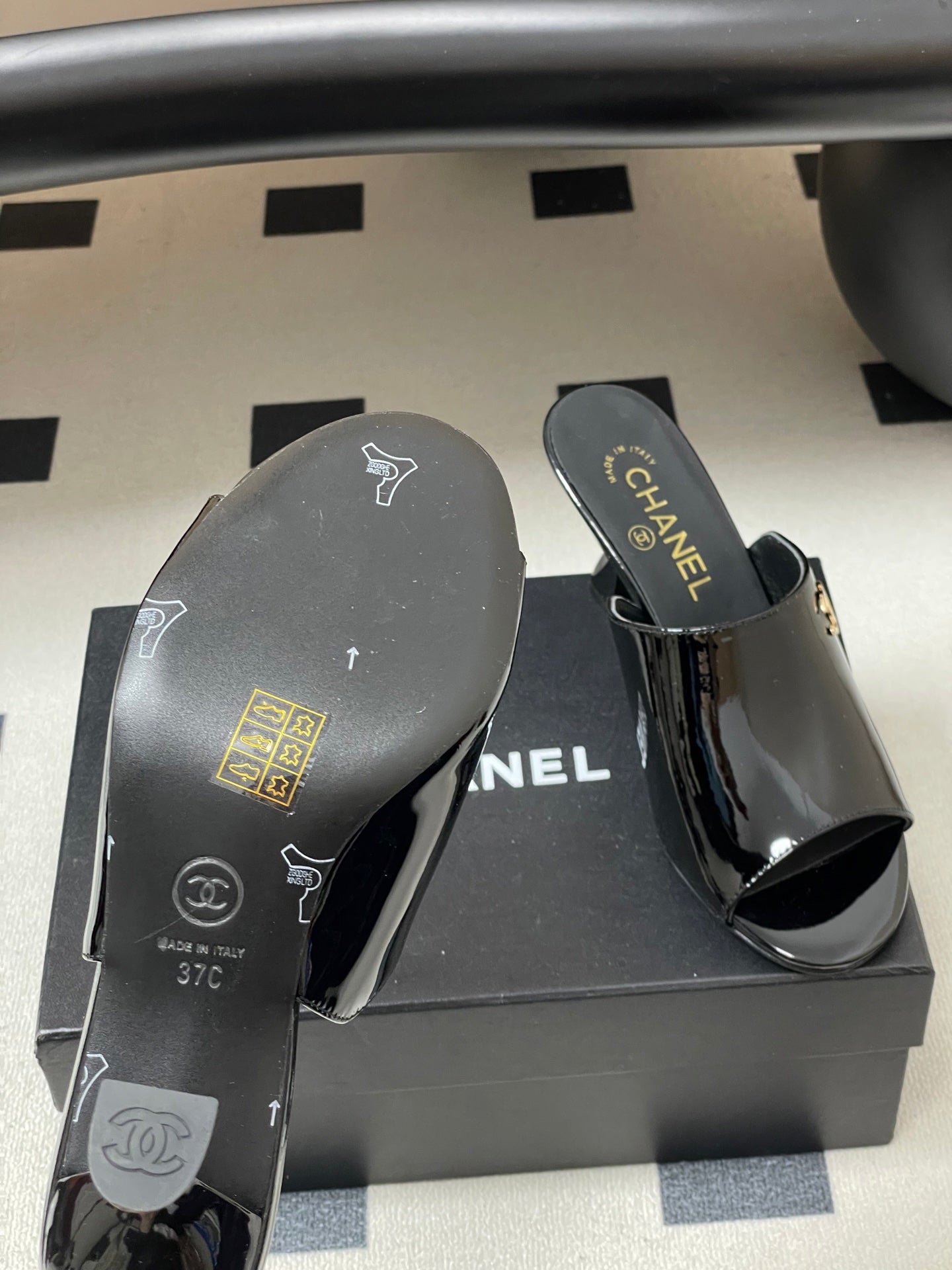 CC 26 Sandal Black Patent Leather 593323