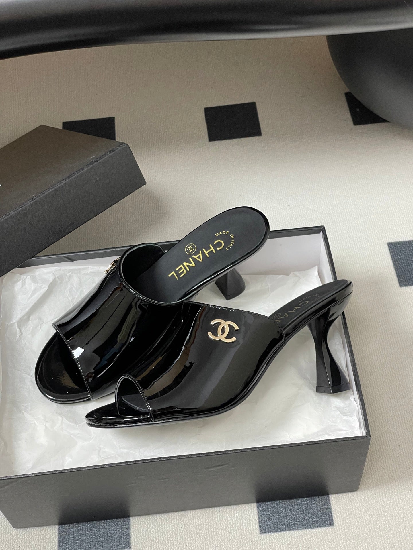 CC 26 Sandal Black Patent Leather 593323