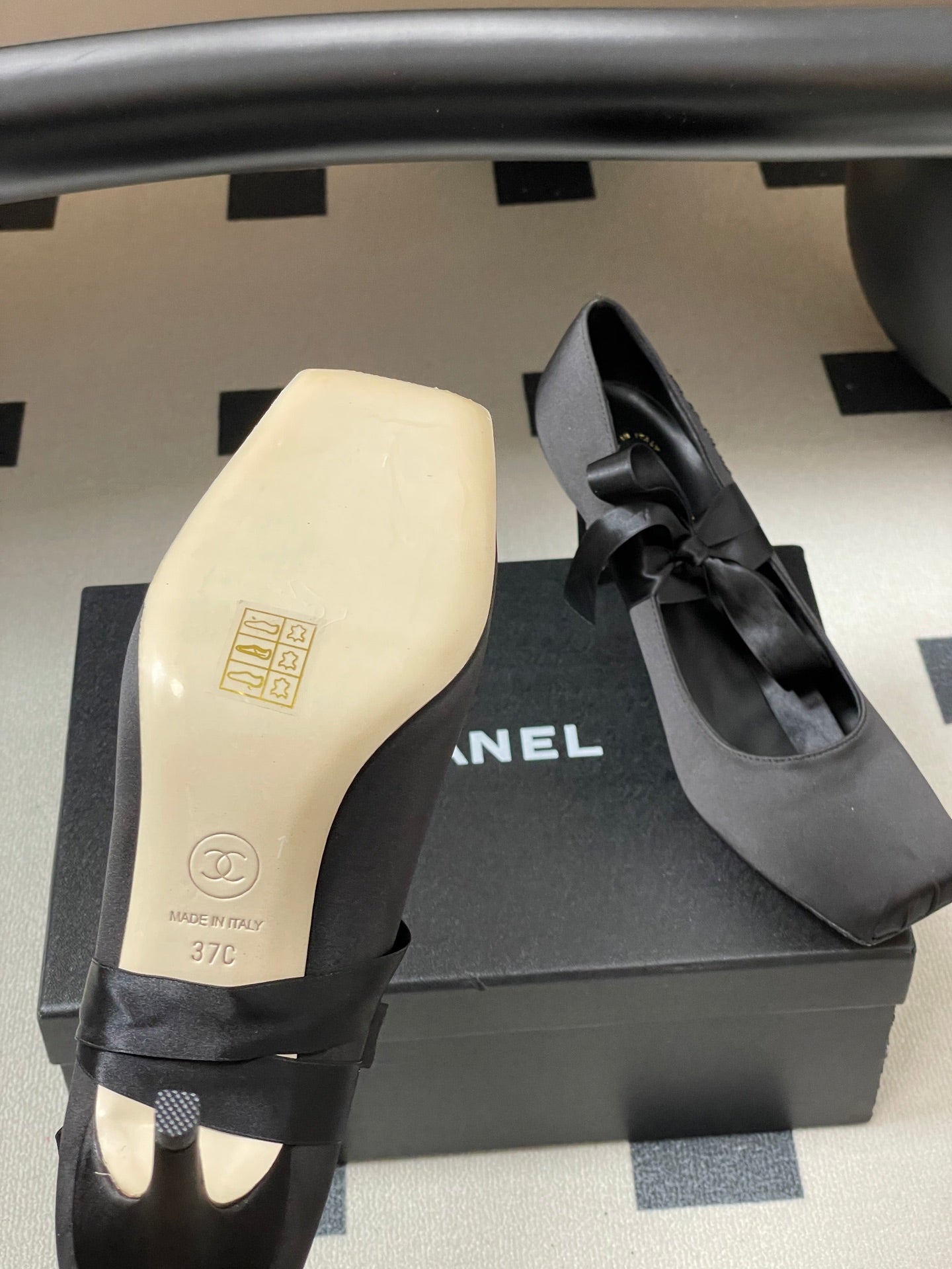 CC 26 Pump Black Satin Silk