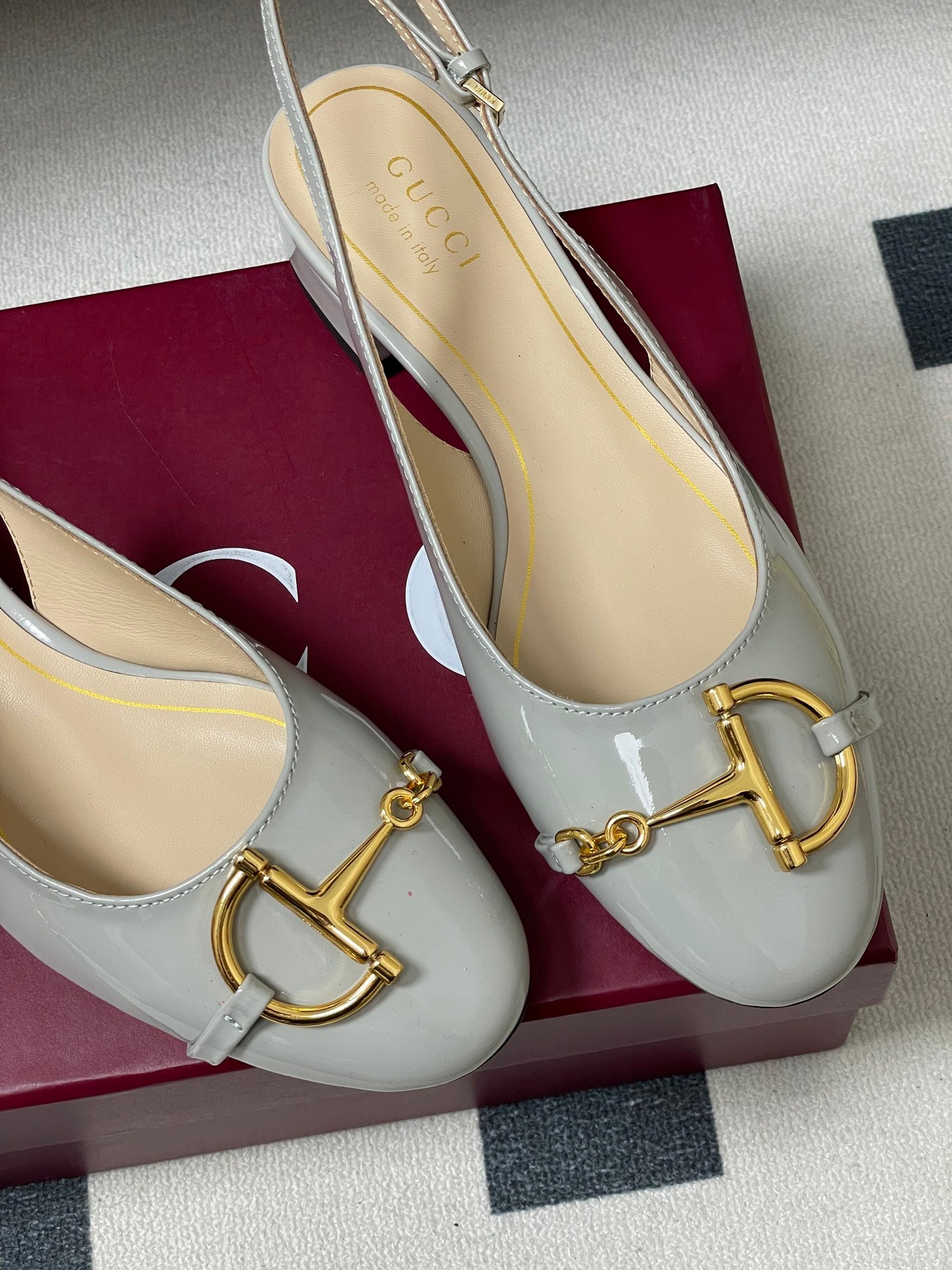 GG 26ss Big D Half HorseBit Mary Jane Light Gray Patent Leather 593504