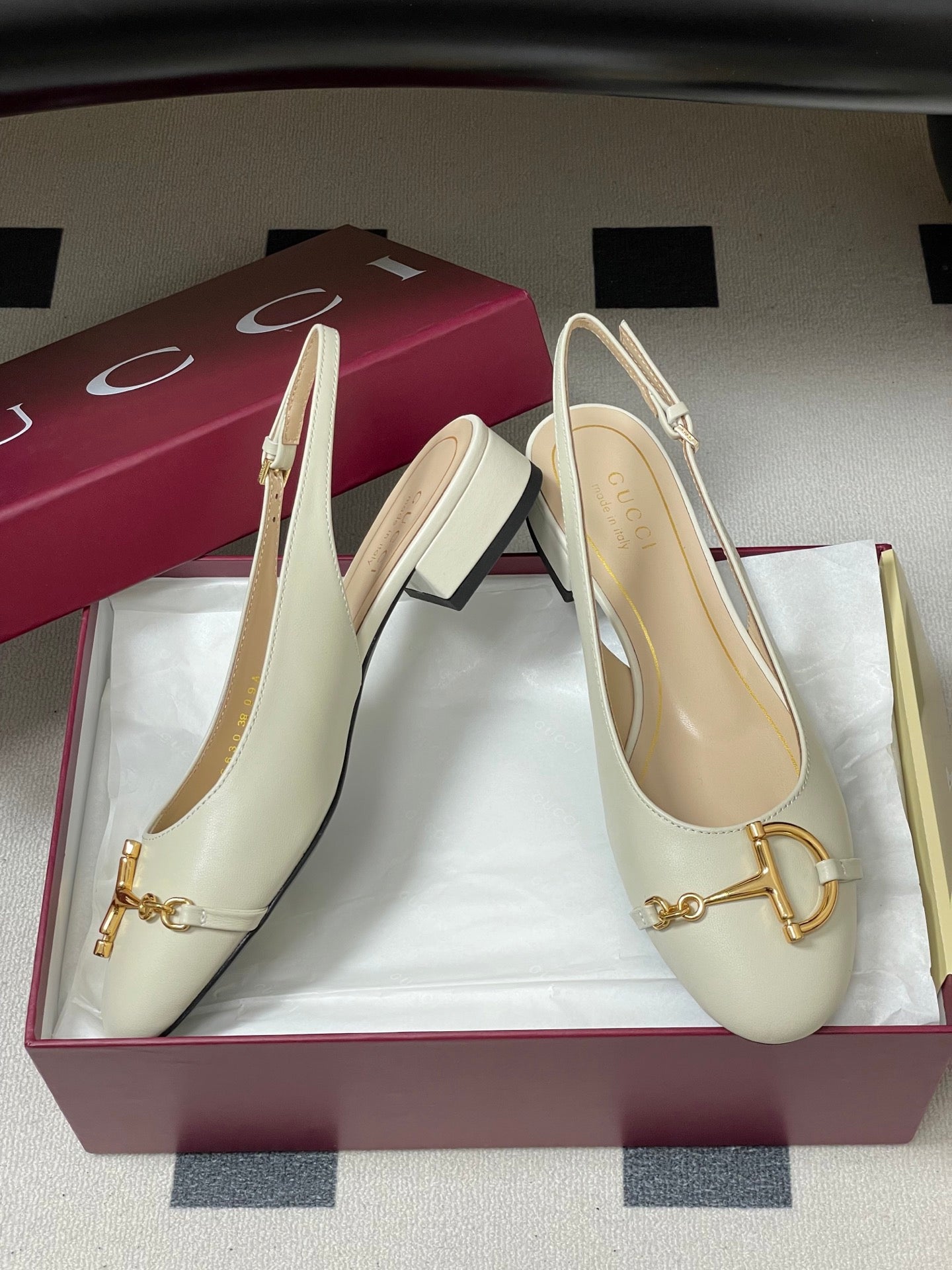 GG 26ss Big D Half HorseBit Mary Jane White Cowhide 593507