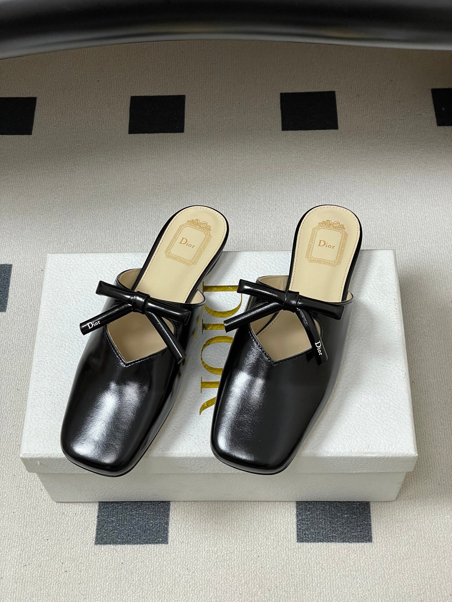 CD 26 Flat Mule Black Patent Cowhide 593599