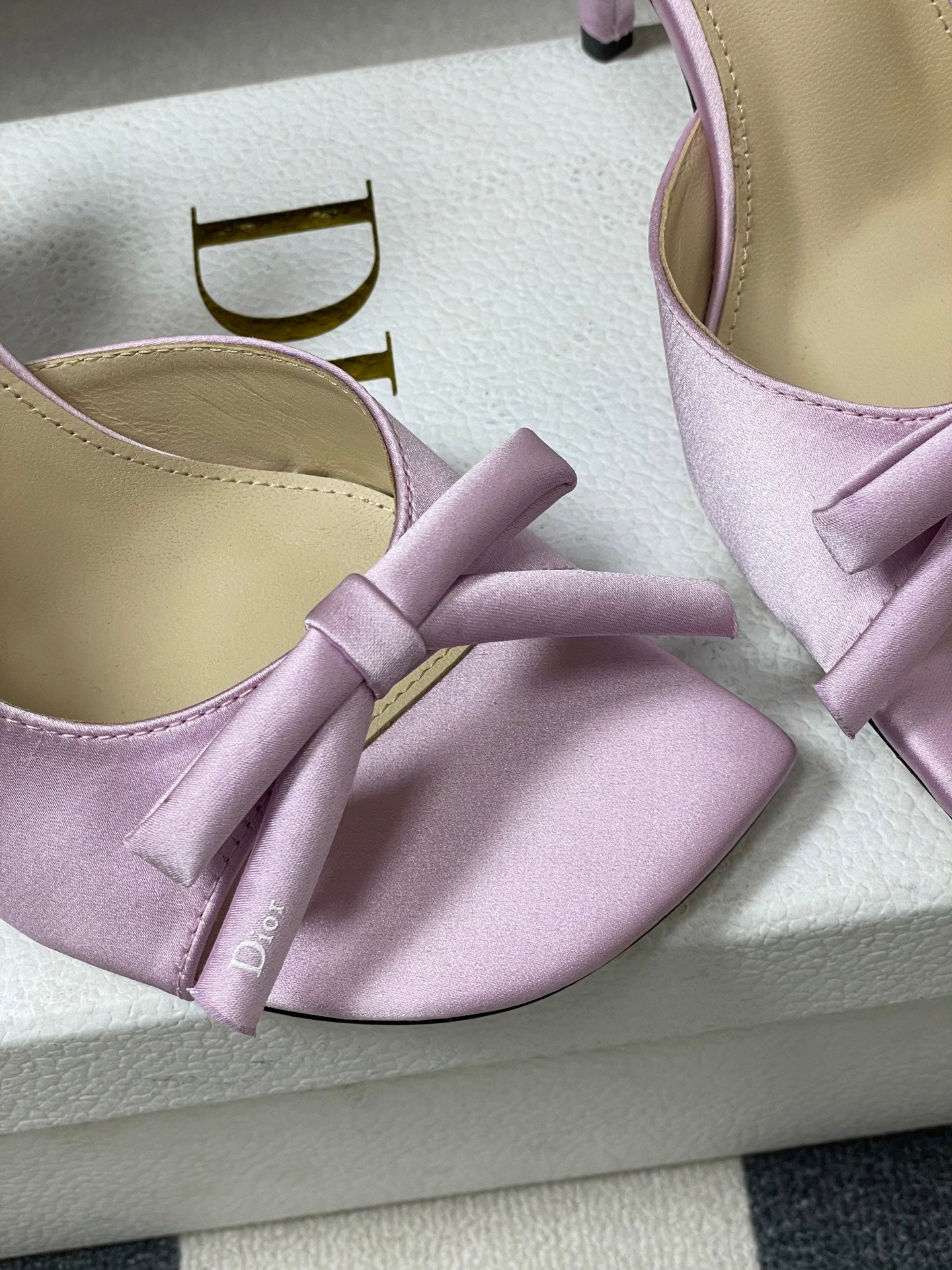 CD 26 Slingback 85 Light Purple Leather Silk Fabric 593604