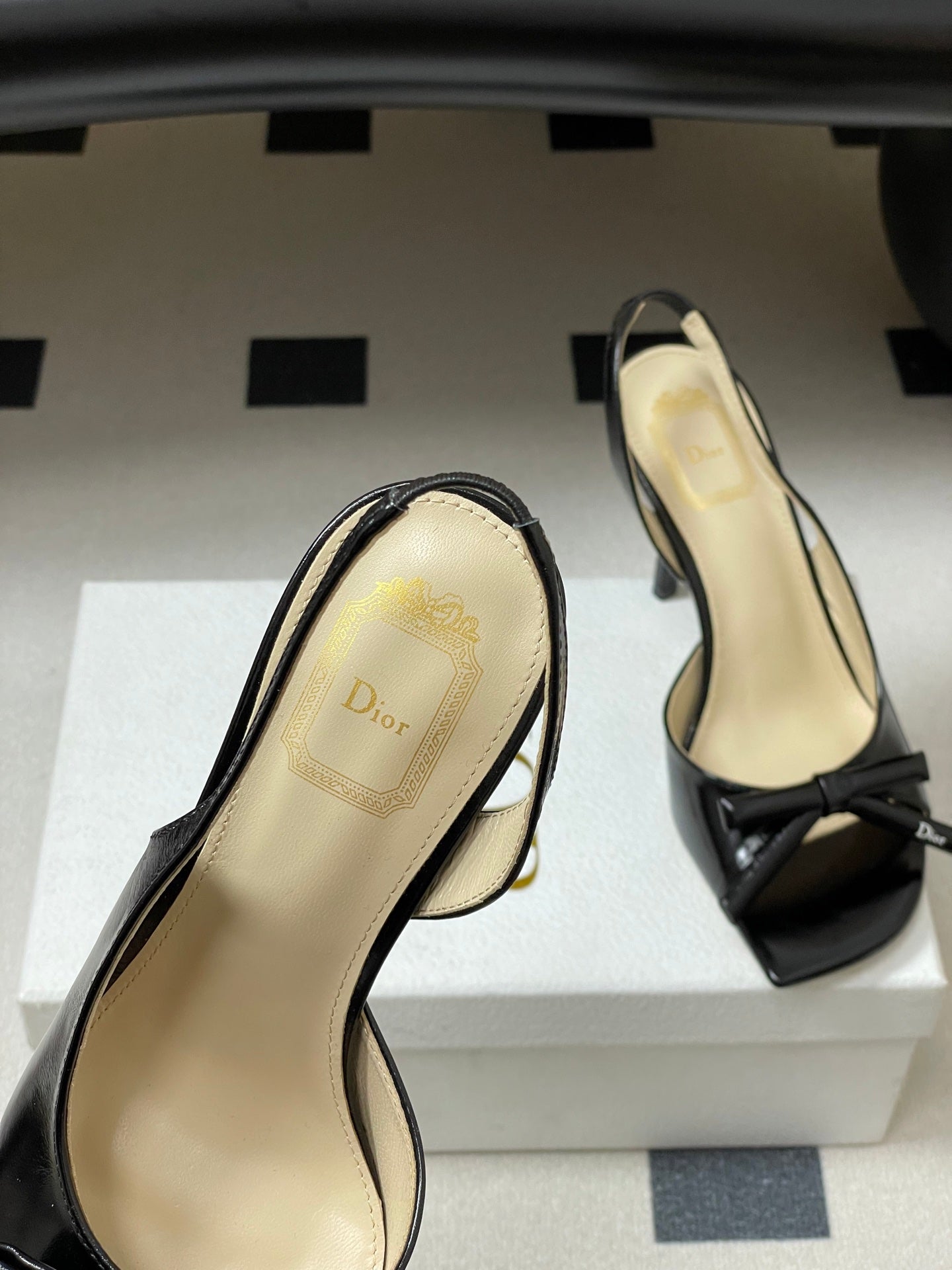 CD 26 Slingback 85 Black Patent Leather 593608