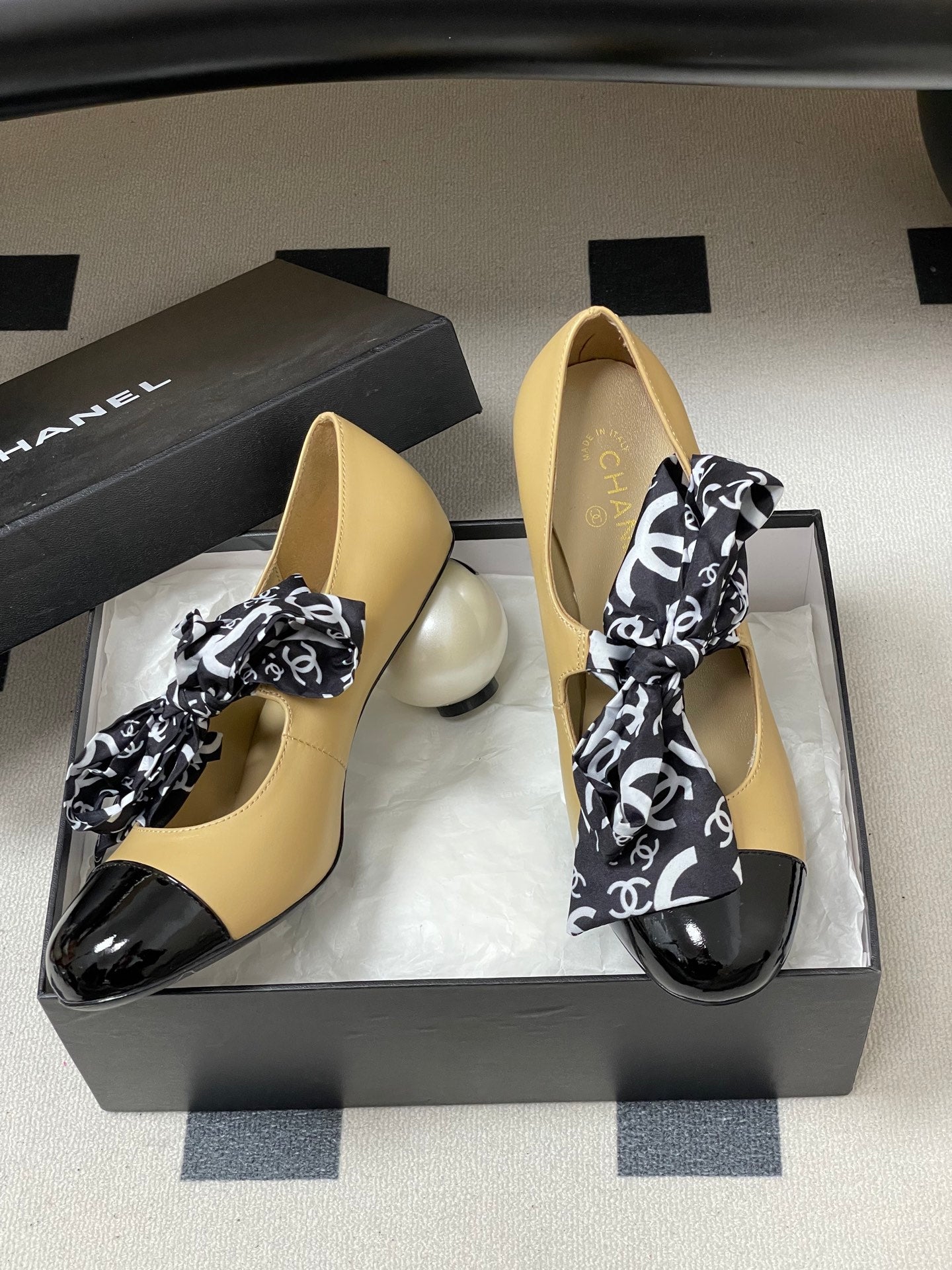 CC 26  Double C Pearl Heel Pump With Silk Ribbon Beige Sheepskin 593156