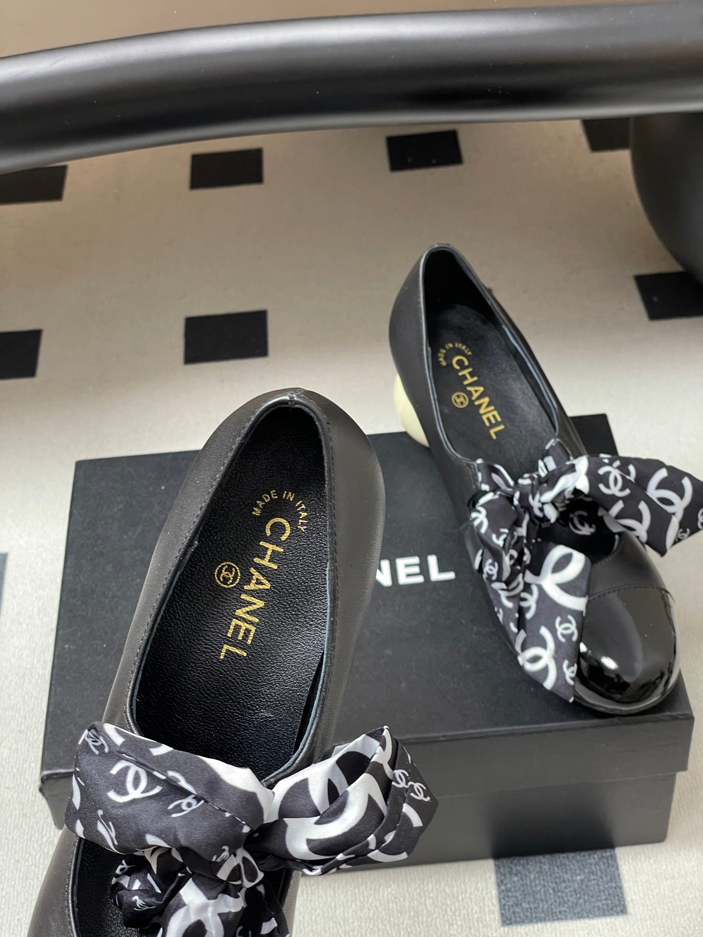 CC 26  Double C Pearl Heel Pump With Silk Ribbon Black Sheepskin 593158