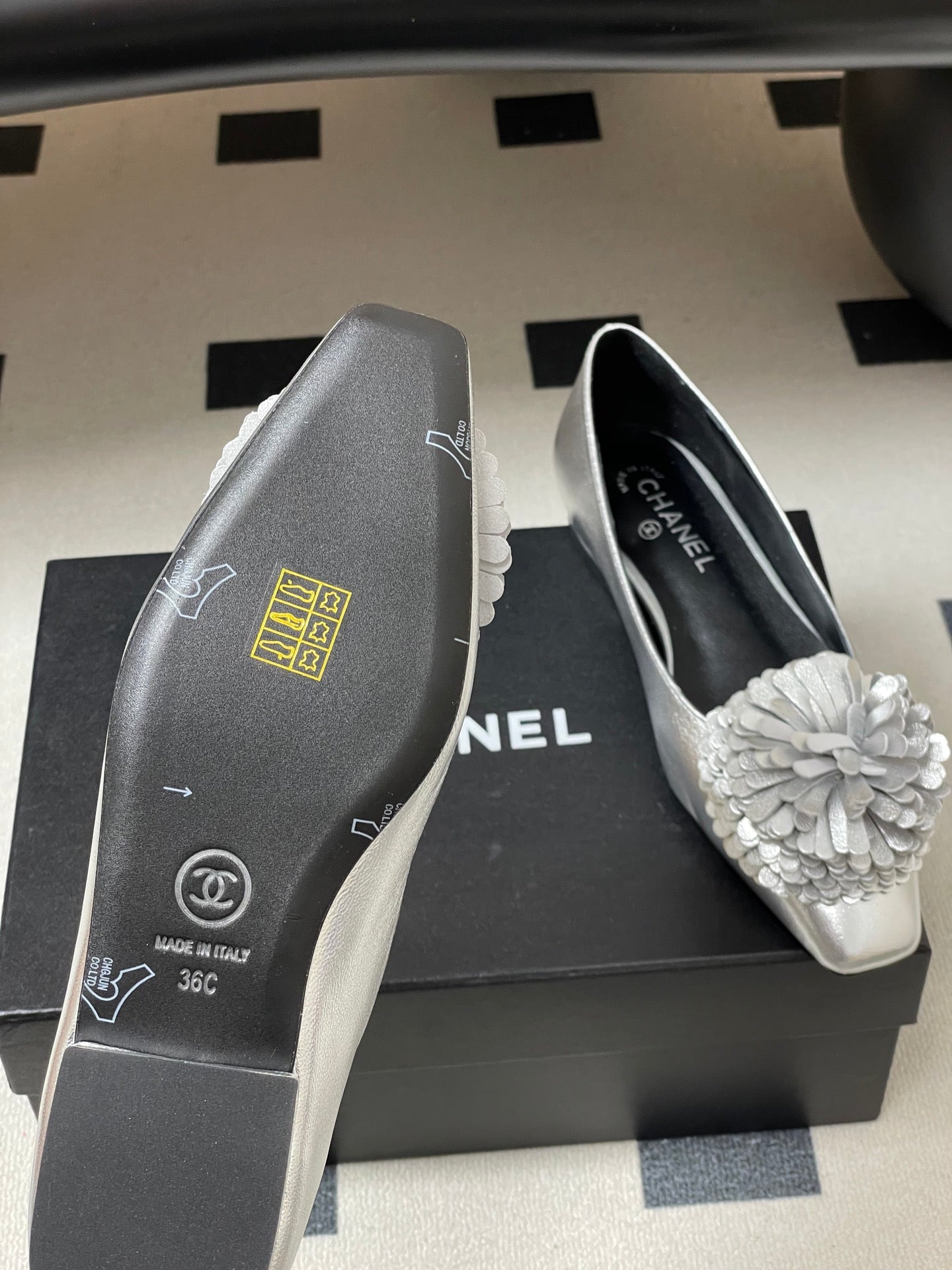 CC 26 Flower-shaped Ballet Flat Silver Sheepskin 593166