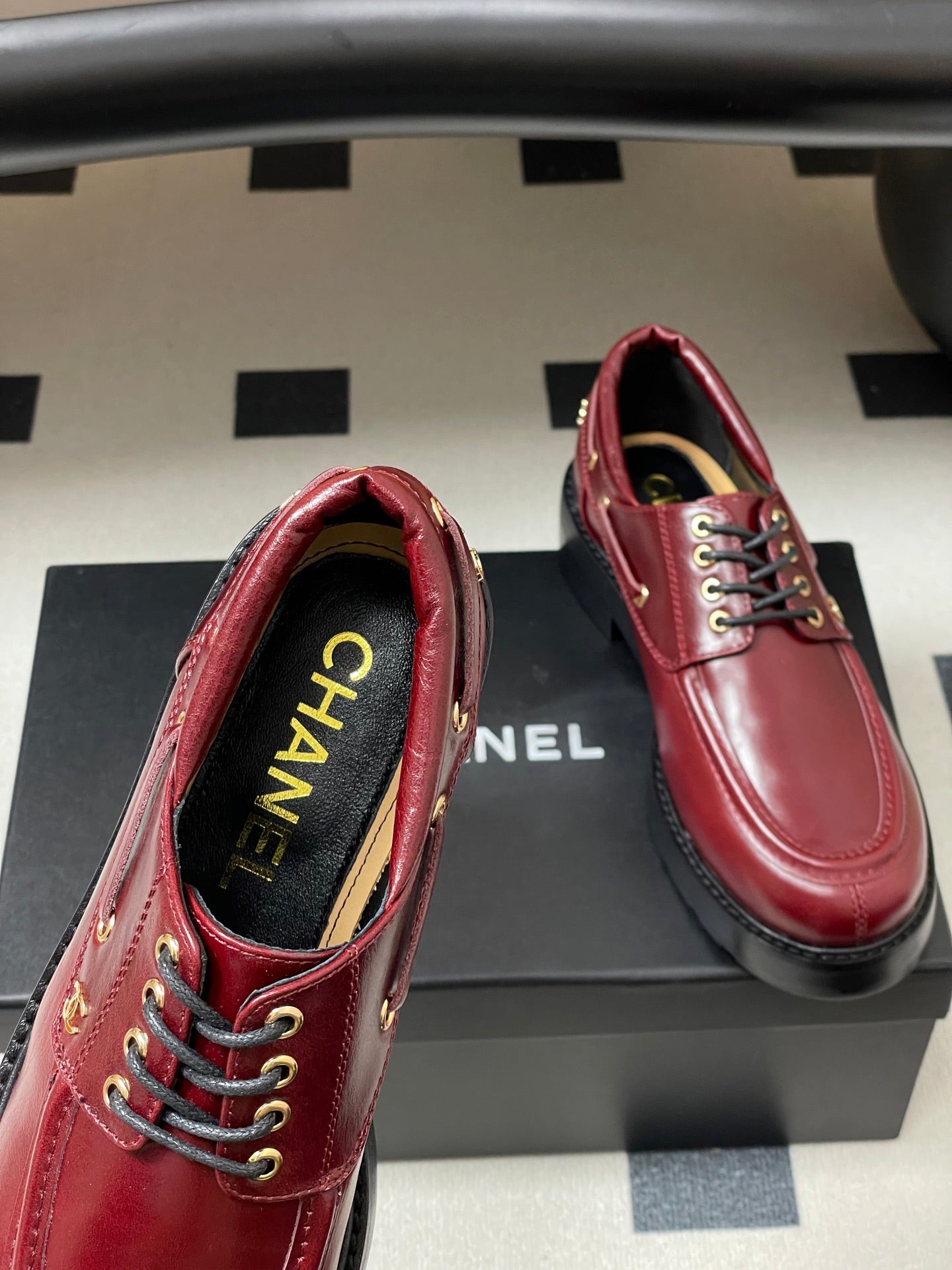 CC 26 Lace-Up Loafer Burgundy Sheepskin 594246