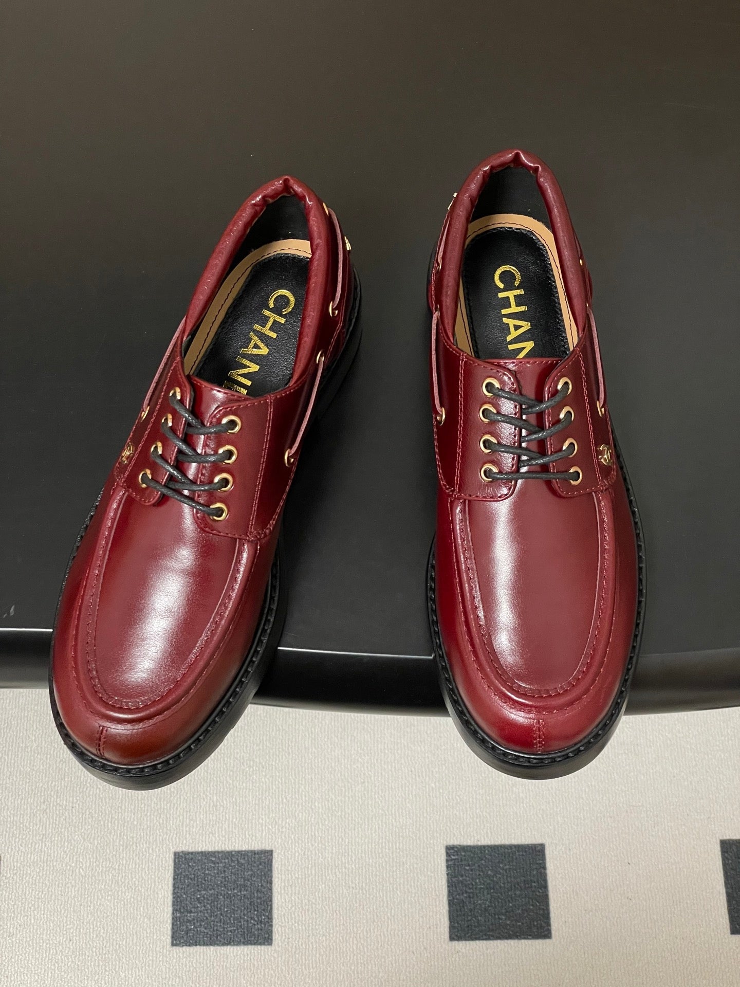 CC 26 Lace-Up Loafer Burgundy Sheepskin 594246