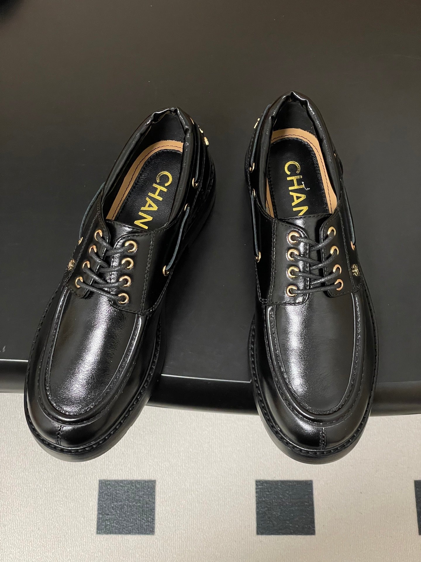 CC 26 Lace-Up Loafer Black Sheepskin 594250