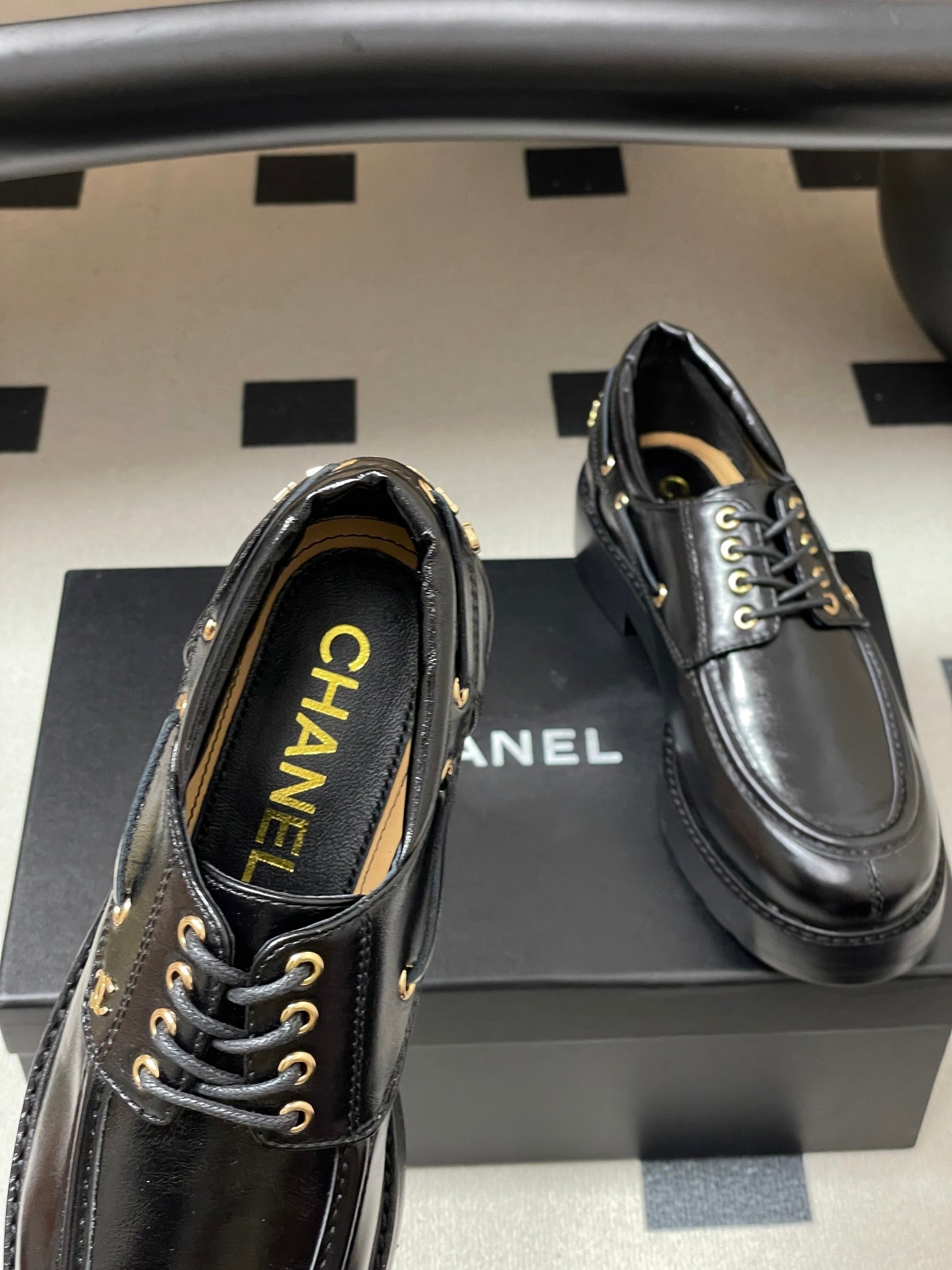 CC 26 Lace-Up Loafer Black Sheepskin 594250