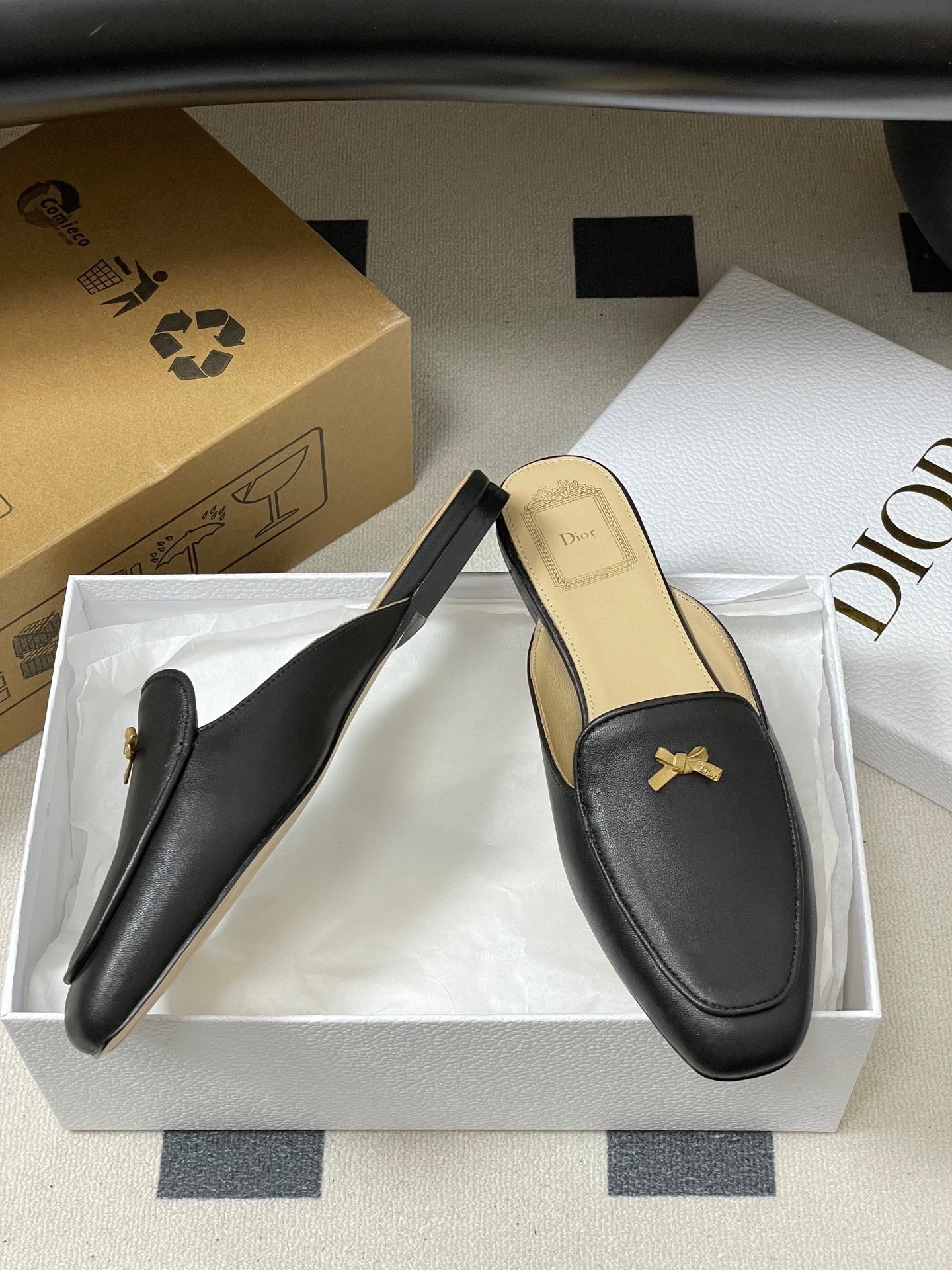 CD 26 Bow Mules Black Beige Cowhide 632597