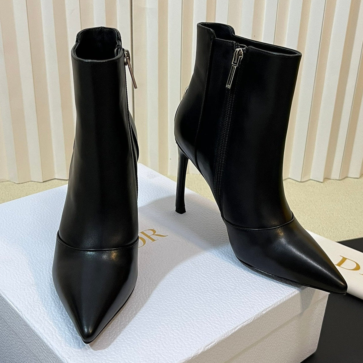 Dior 2026 Pointed Toe Ankle Boots 100mm Cowhide 137124