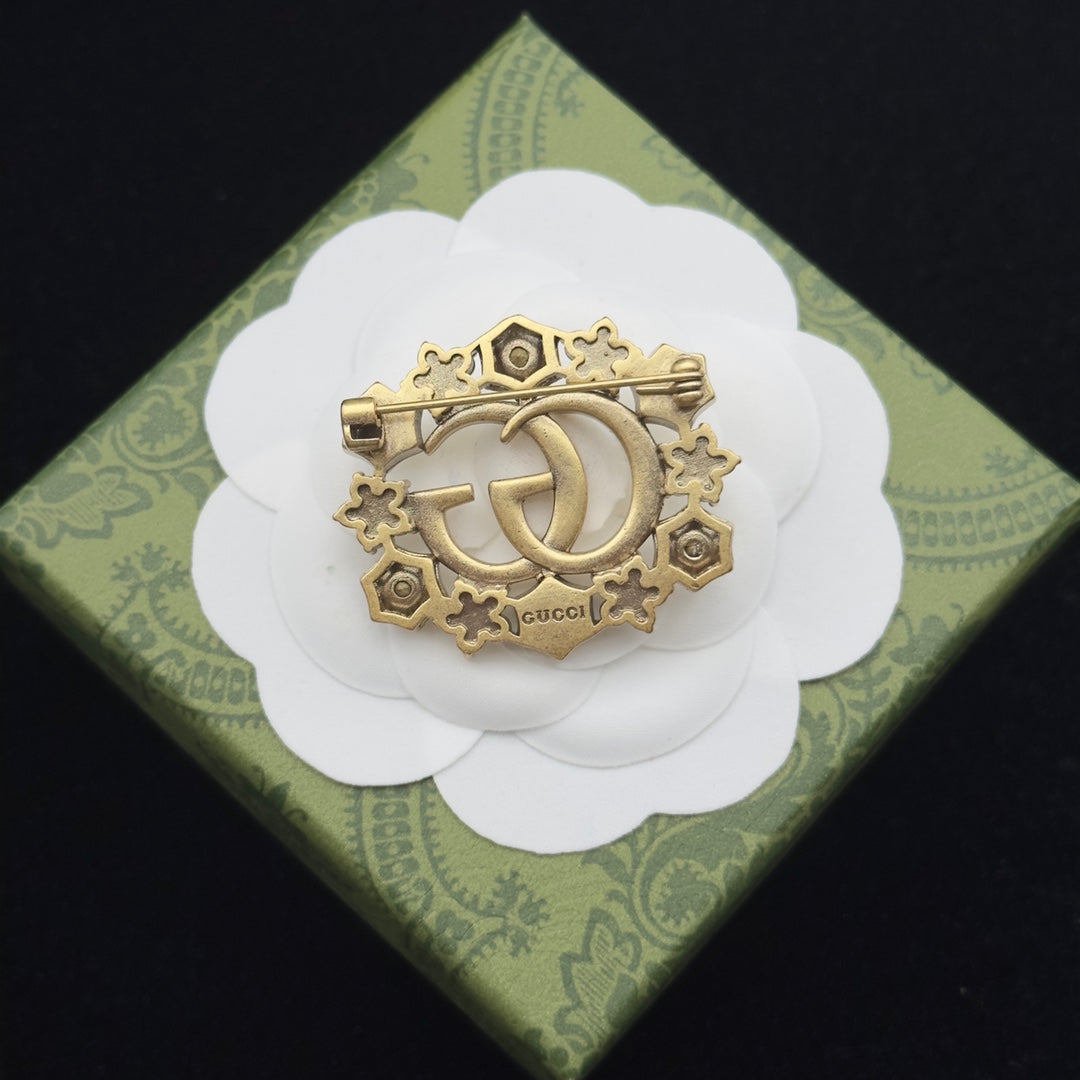 Gucci Brooch Gold 184411