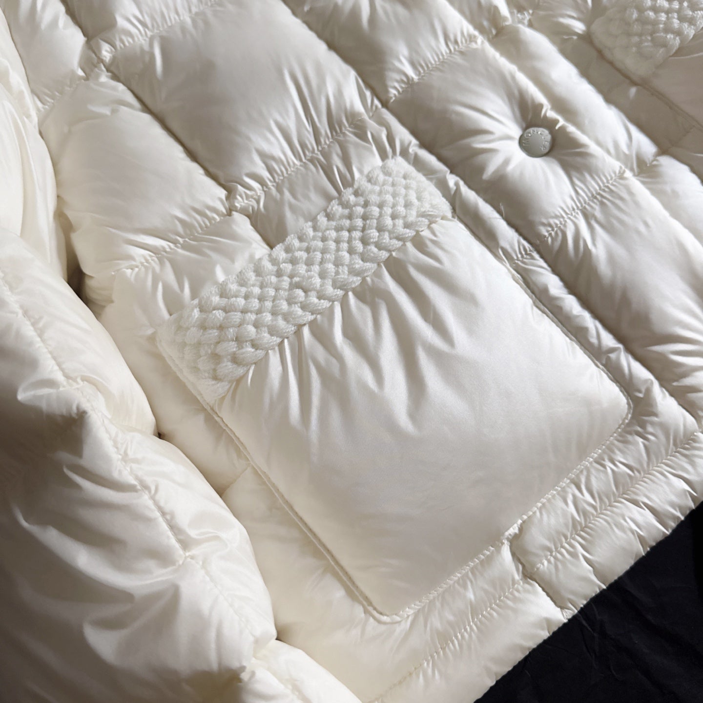 Moncler 2025 Jarcieu Jacket White Nylon Down