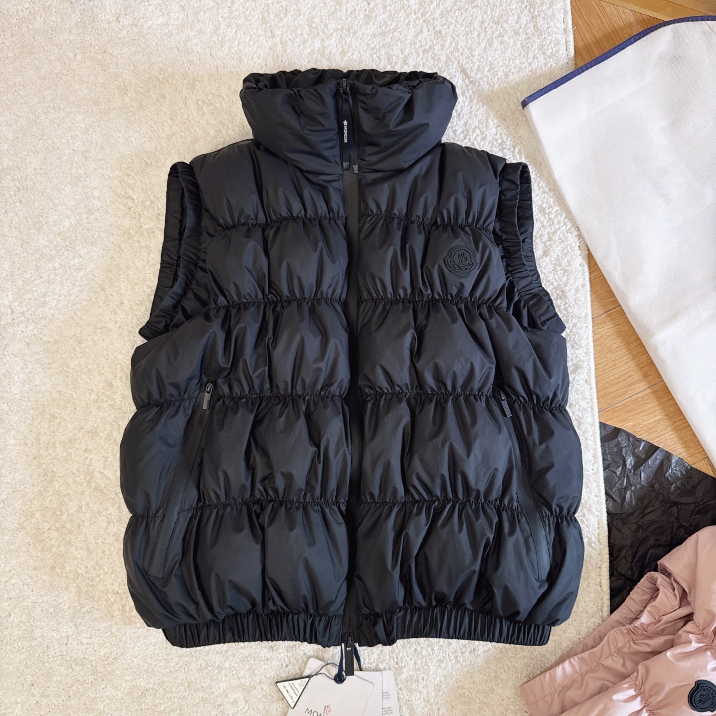 Moncler 2025 Apriate Vest Black Polyester Down