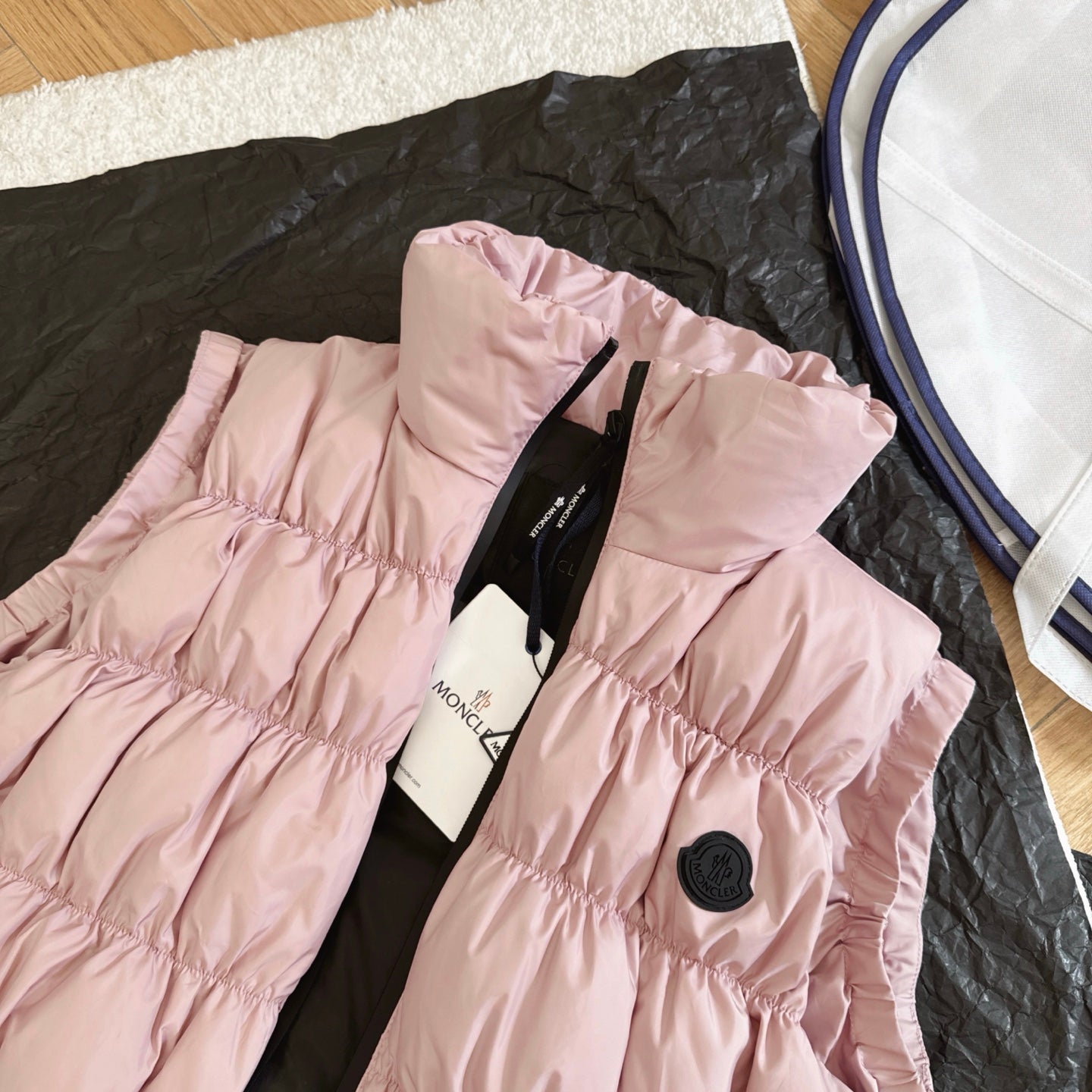 Moncler 2025 Apriate Vest Pink Polyester Down