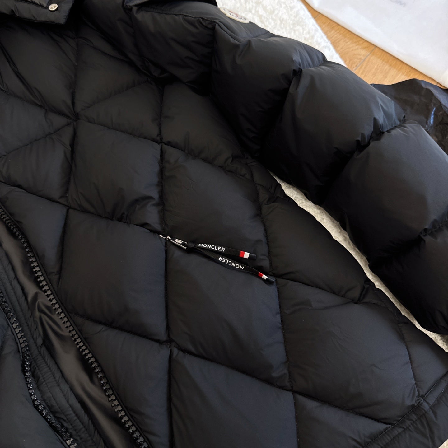 Moncler 2025 Averole Jacket Black Polyester Down