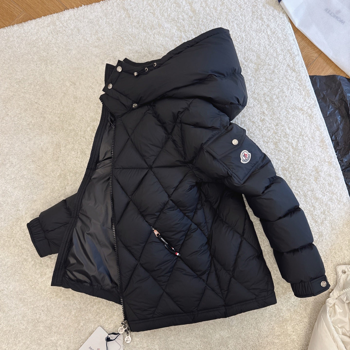Moncler 2025 Averole Jacket Black Polyester Down