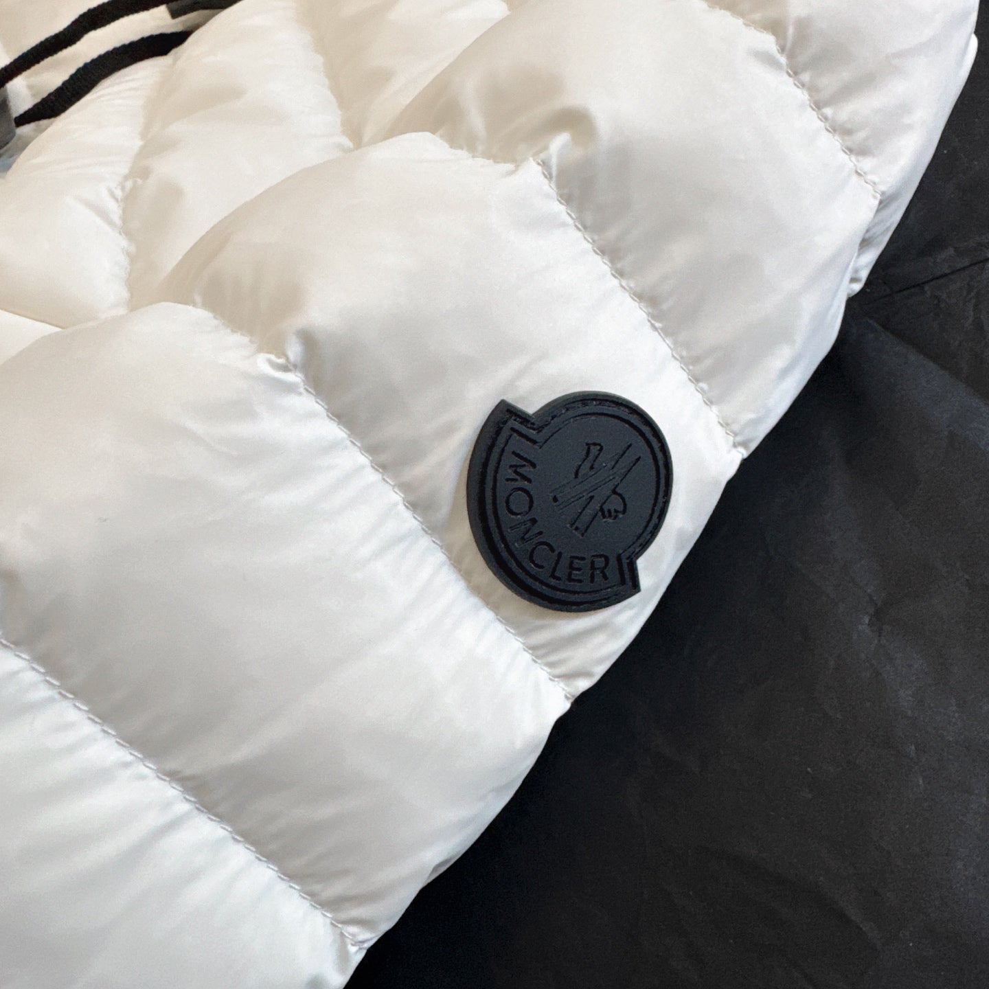 Moncler 2025 Verrerie Quilted Jacket White Black Nylon Down