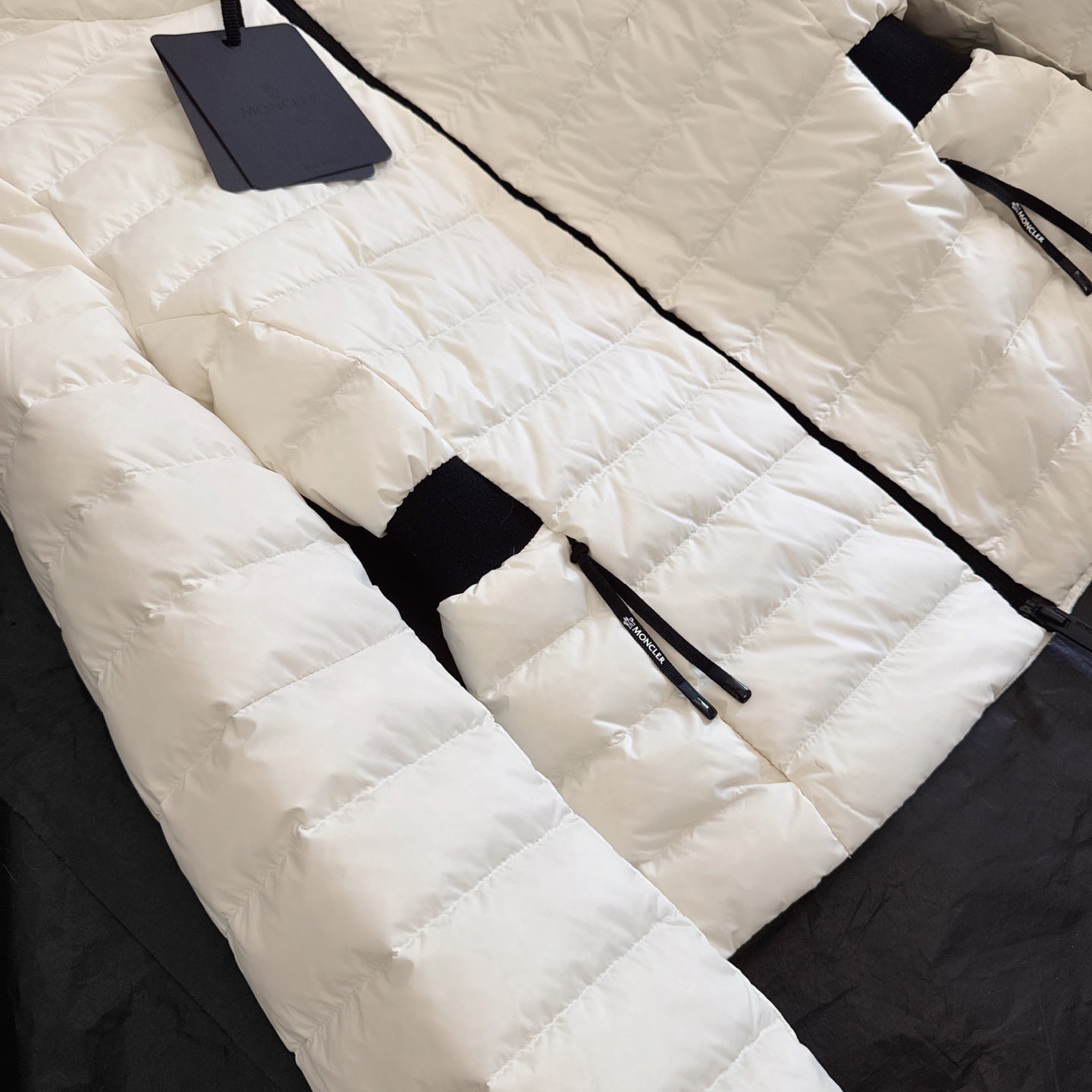 Moncler 2025 Verrerie Quilted Jacket White Black Nylon Down