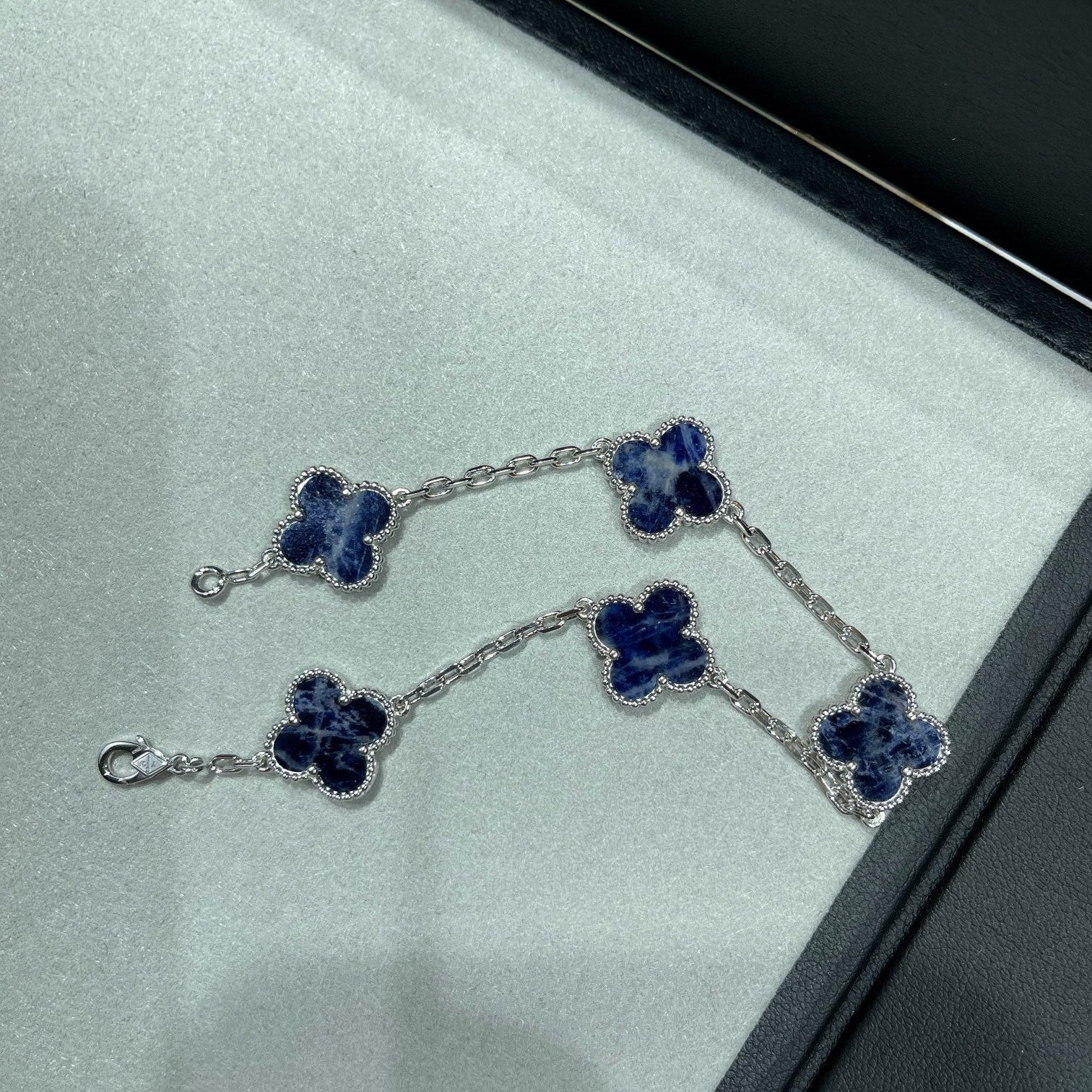 VCA Clover Deep Blue 5 Motifs Sliver Bracelet