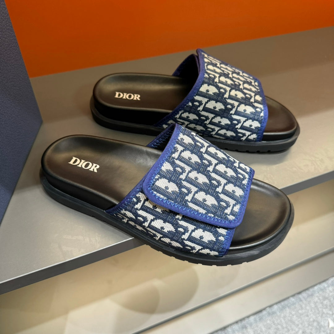 CD VELCRO STRAP SLIPPER AZURE JACQUARD