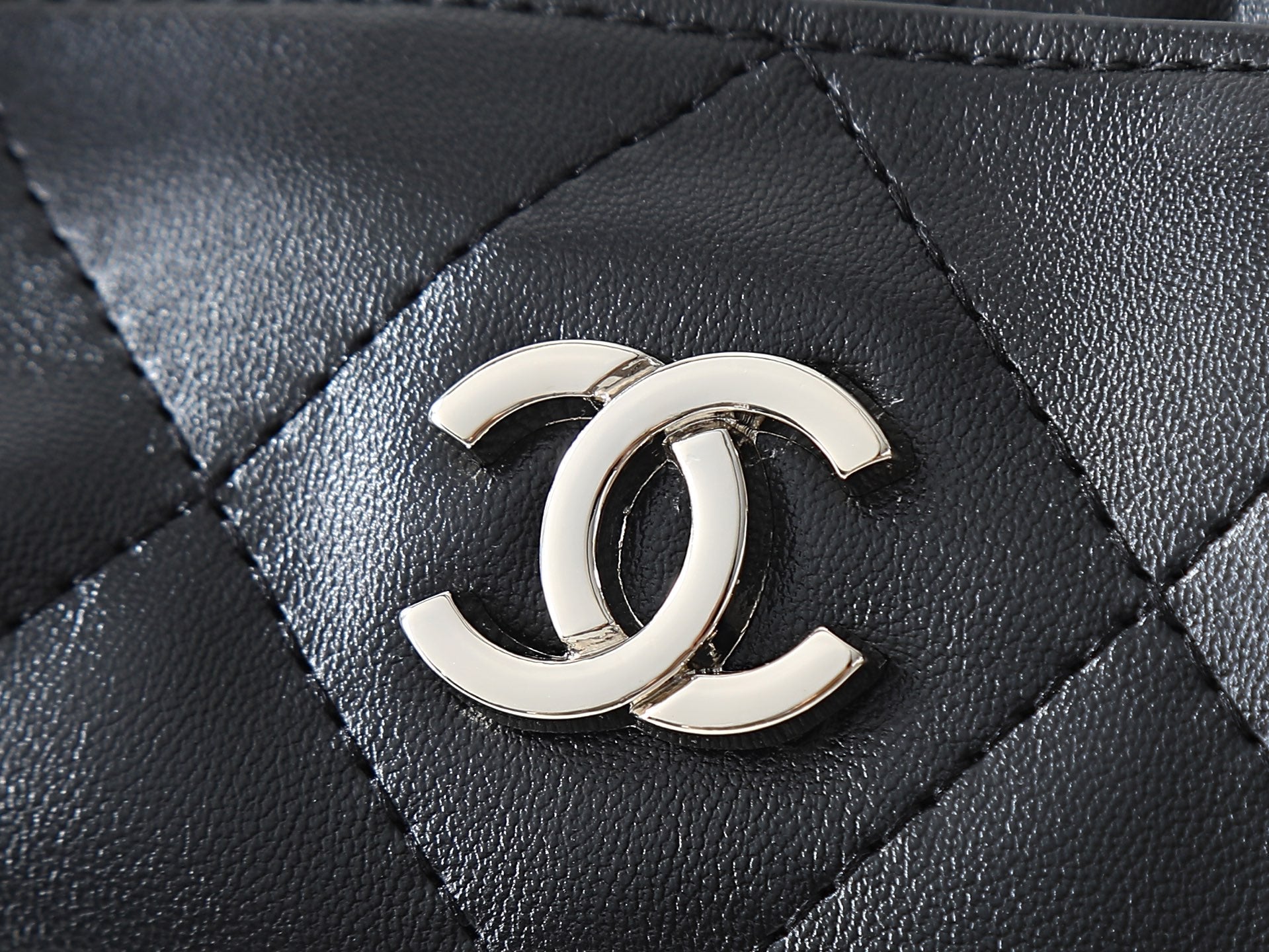 Chanel 2026 Mini Hobo Bag 23cm Calfskin