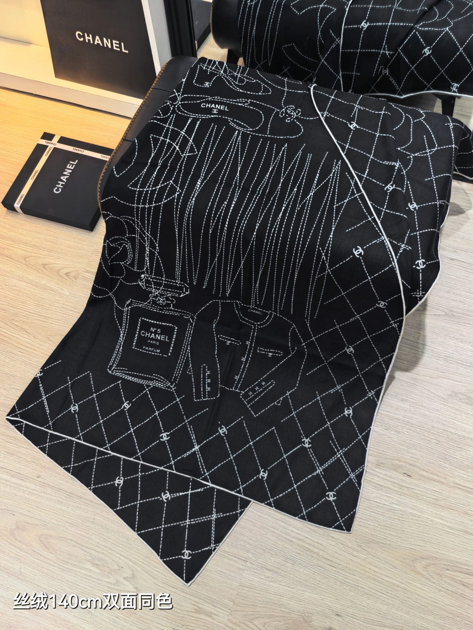 CC 25 Scarf 140CM Black Cashmere 293077