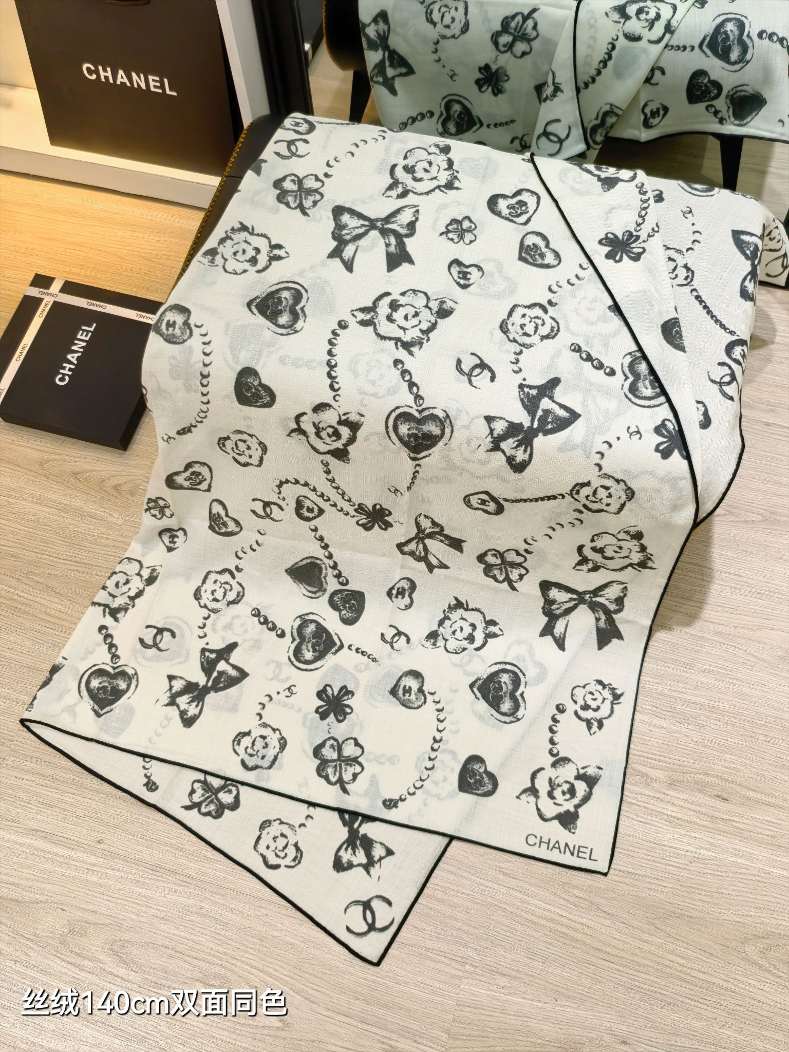 CC 25  Scarf 140CM White Cashmere 293089