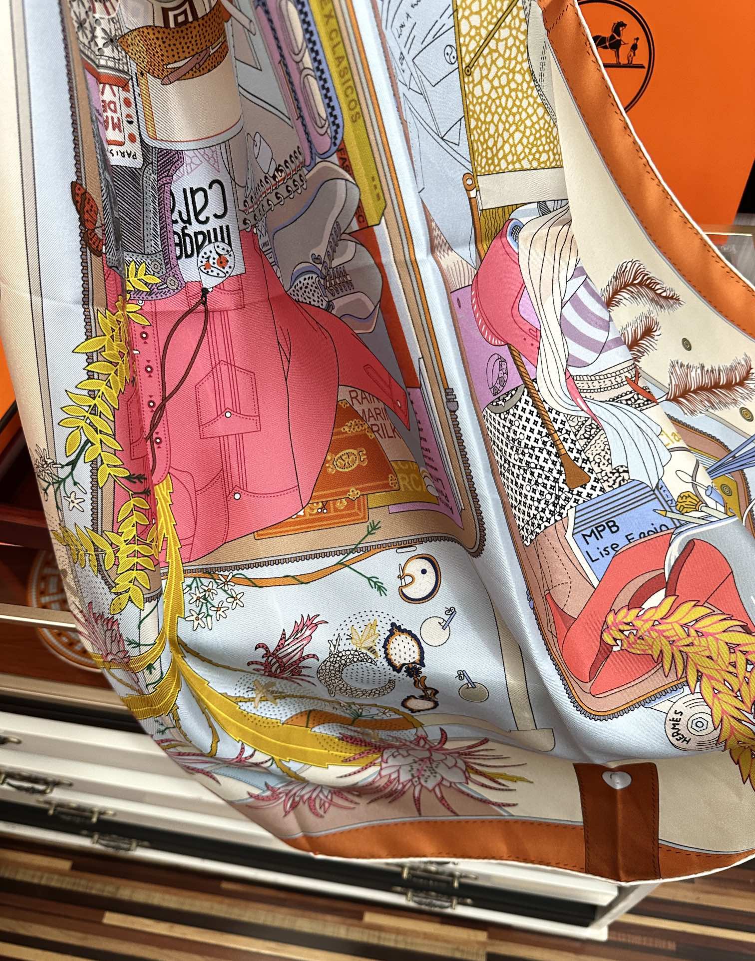 HM 25s Major Scarf 90cm Orange Colorful Cashmere 972934